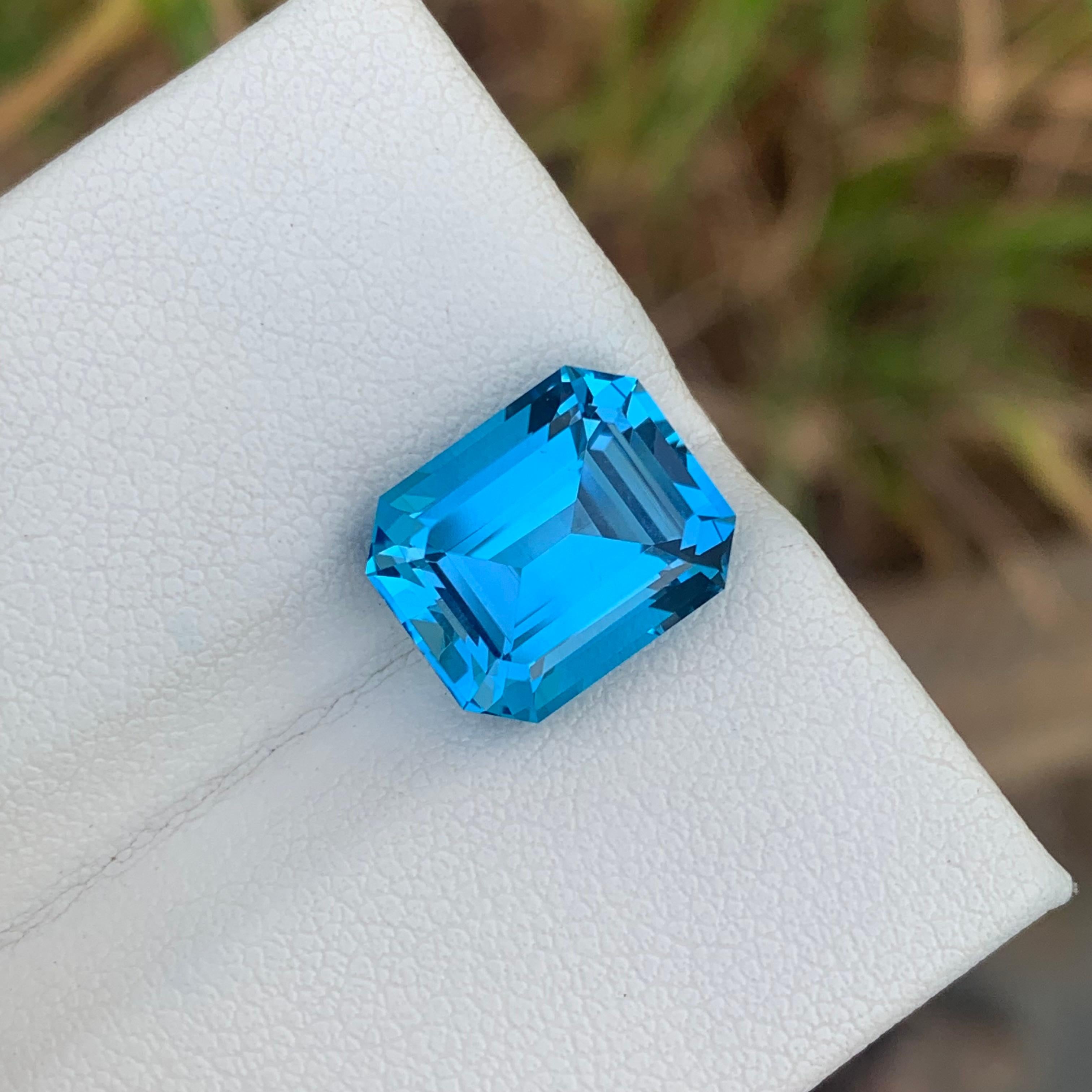Stunning Loose Electric Blue Topaz Ring Gemstone Emerald Shape For Sale 1