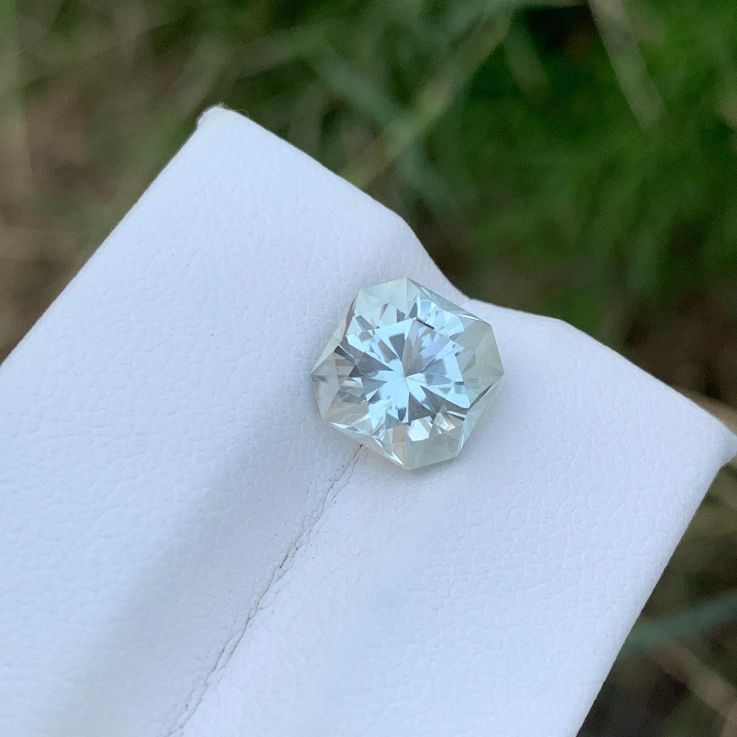 Ottagono Stupendo anello di ametista verde sfusa con gemma da 3,30 carati in vendita