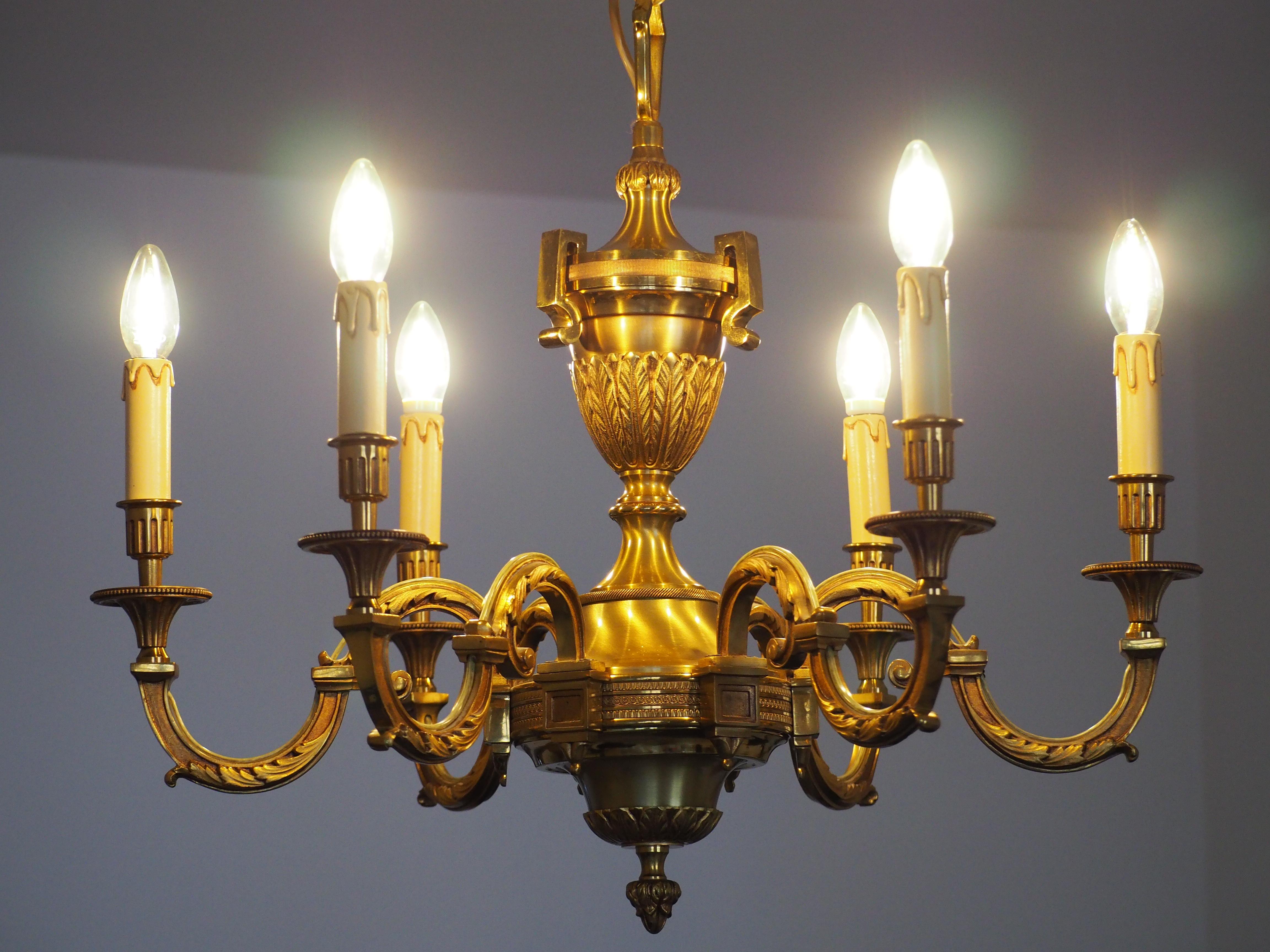 French Stunning Louis XVI Style Bronze Chandelier, Paris, France, circa 1980s For Sale