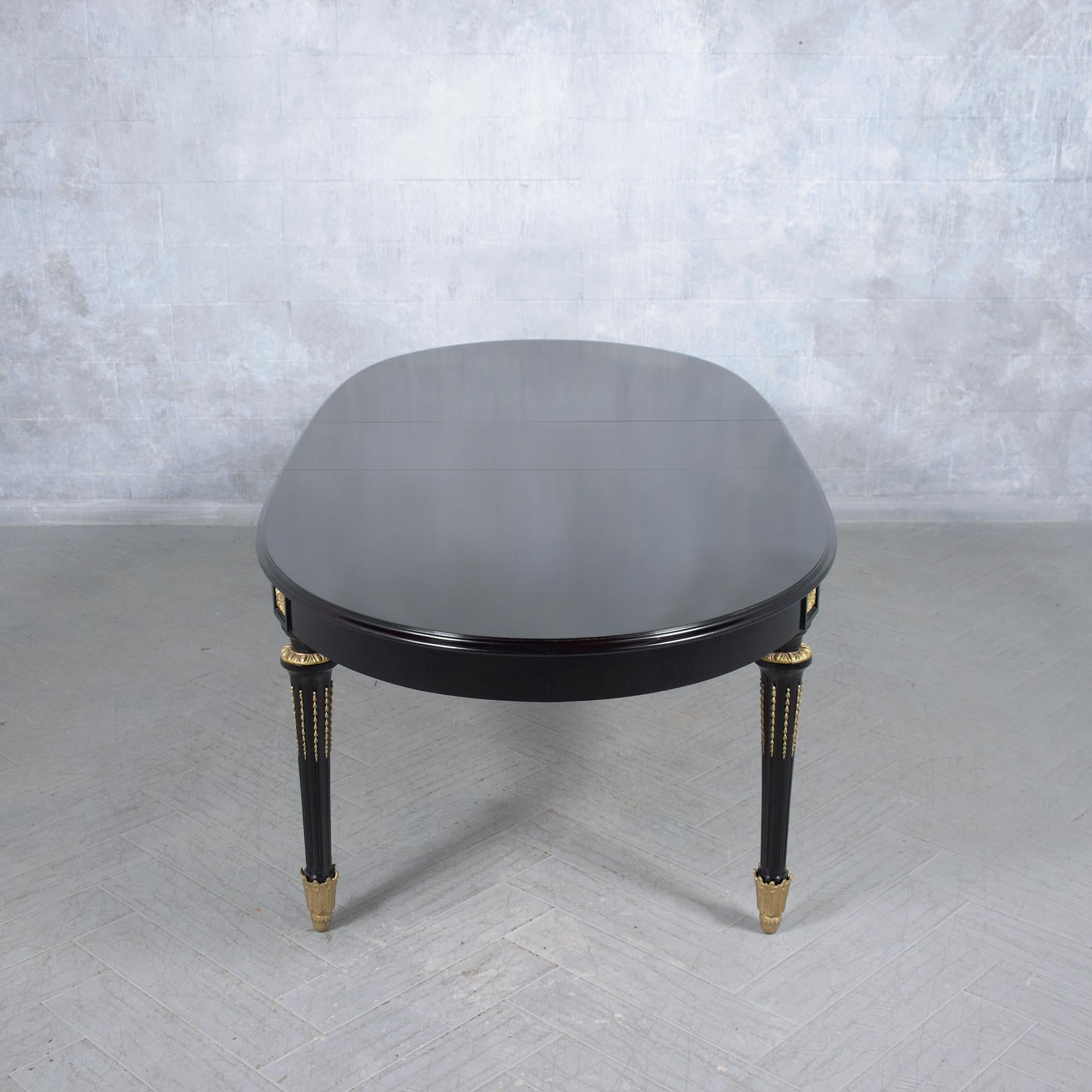 Table de salle à manger ovale en acajou de style Louis XVI : L'Elegance restaurée en vente 3