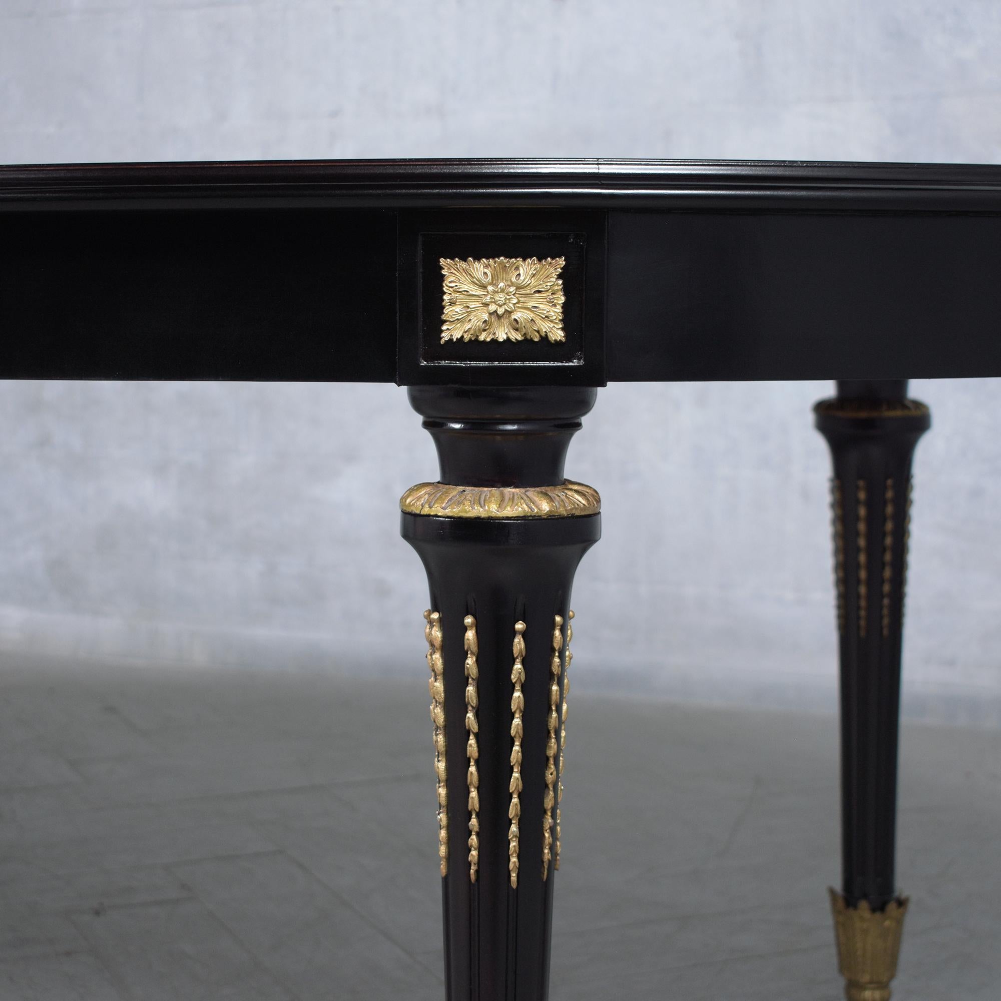 Table de salle à manger ovale en acajou de style Louis XVI : L'Elegance restaurée en vente 8