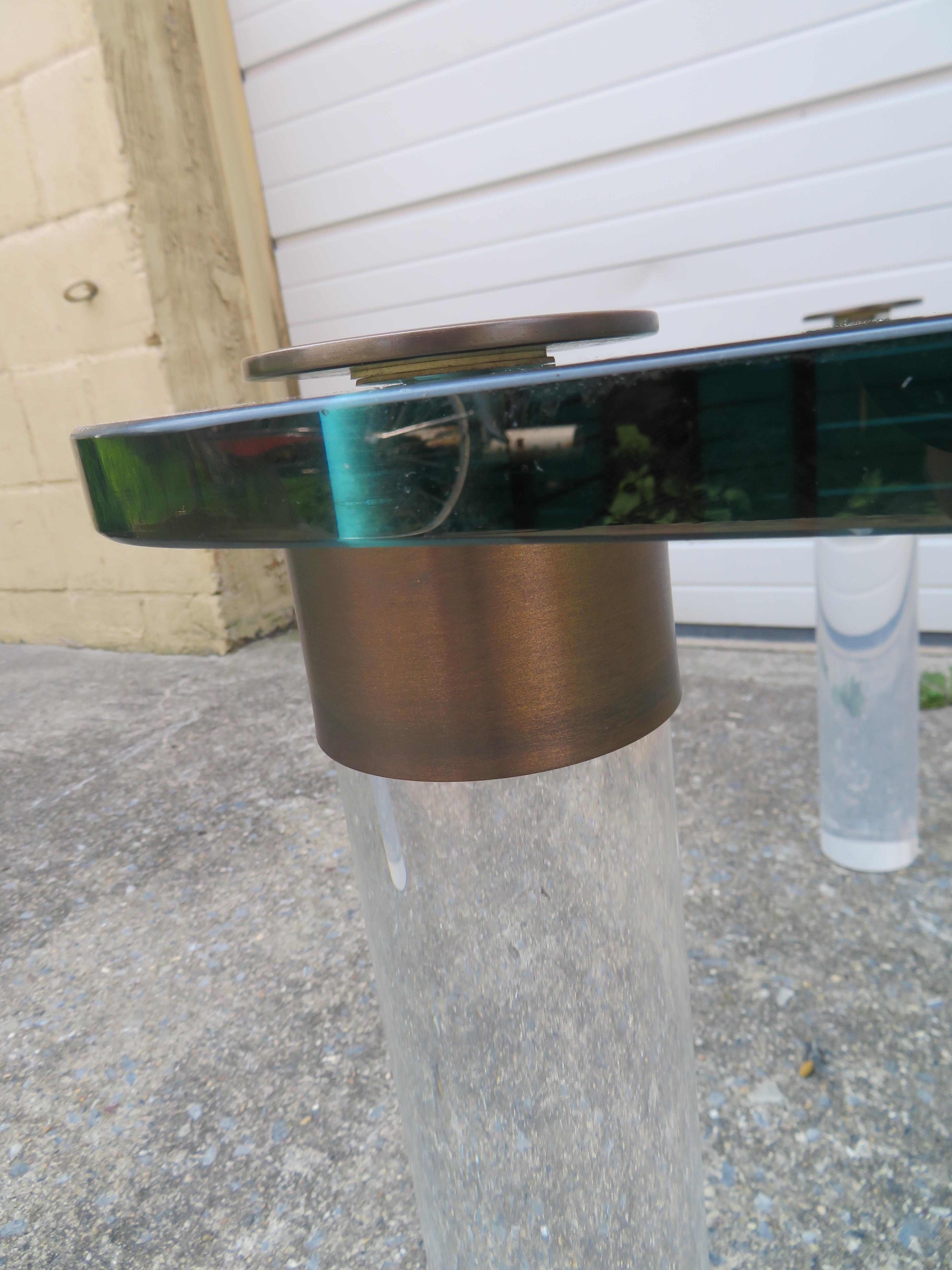 Superbe table à cocktail en bronze Lucite et verre, Leon Rosen pour Pace en vente 3