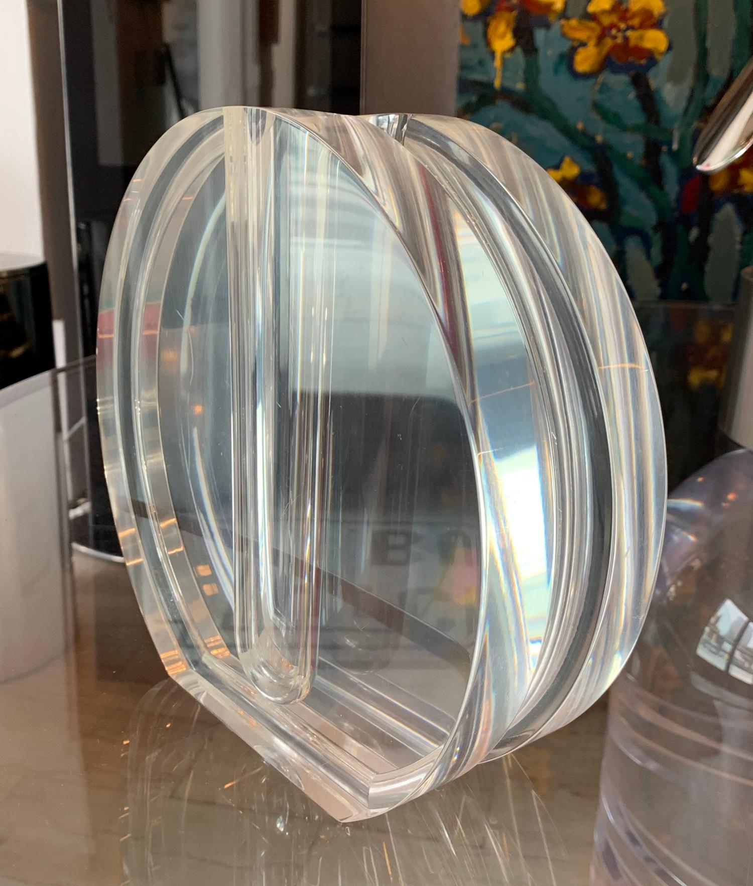 Vintage 1970s Lucite vase designed and manufactured by Charles Hollis Jones.
The piece is beautifully crafted in one piece of 3 1/2