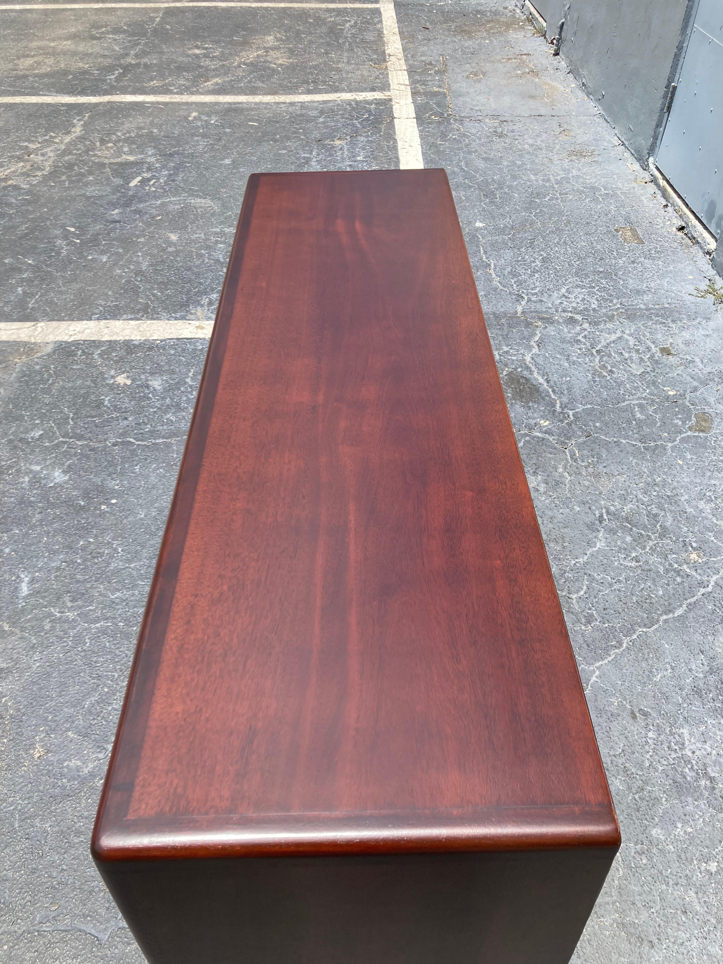 Stunning Mahogany Dresser by Johnson Furniture, 1950’s, USA For Sale 2