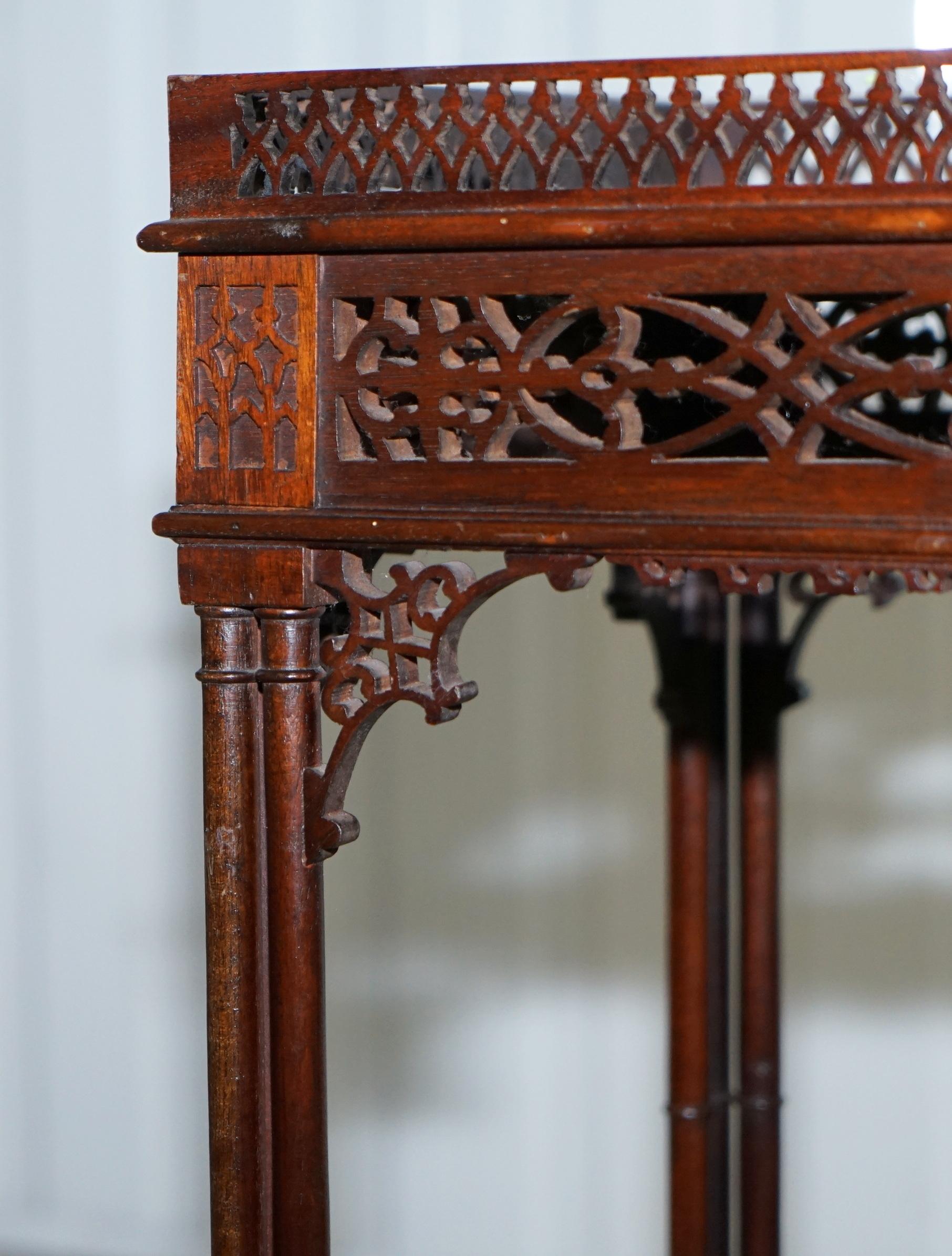 Hand-Carved Stunning Mahogany Thomas Chippendale Chinese Style Carved Wood Jardiniere Stand