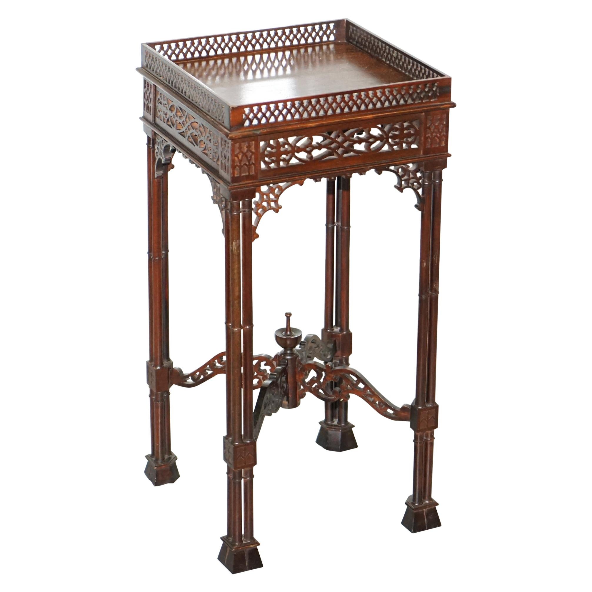 Stunning Mahogany Thomas Chippendale Chinese Style Carved Wood Jardiniere Stand