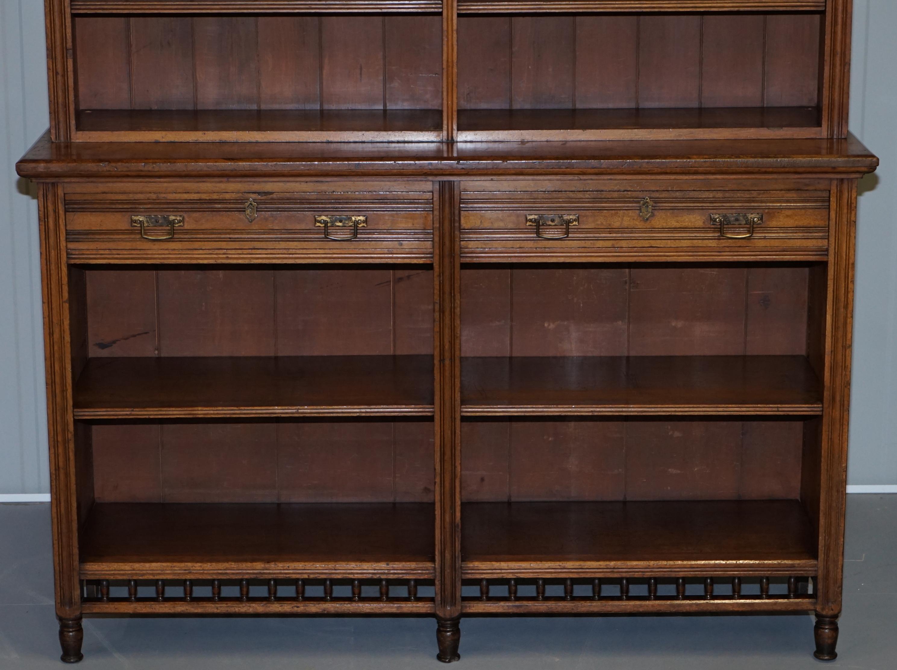 Stunning Maple & Co Oak Victorian Library Bookcase with Drawers Stamped Serial N For Sale 5