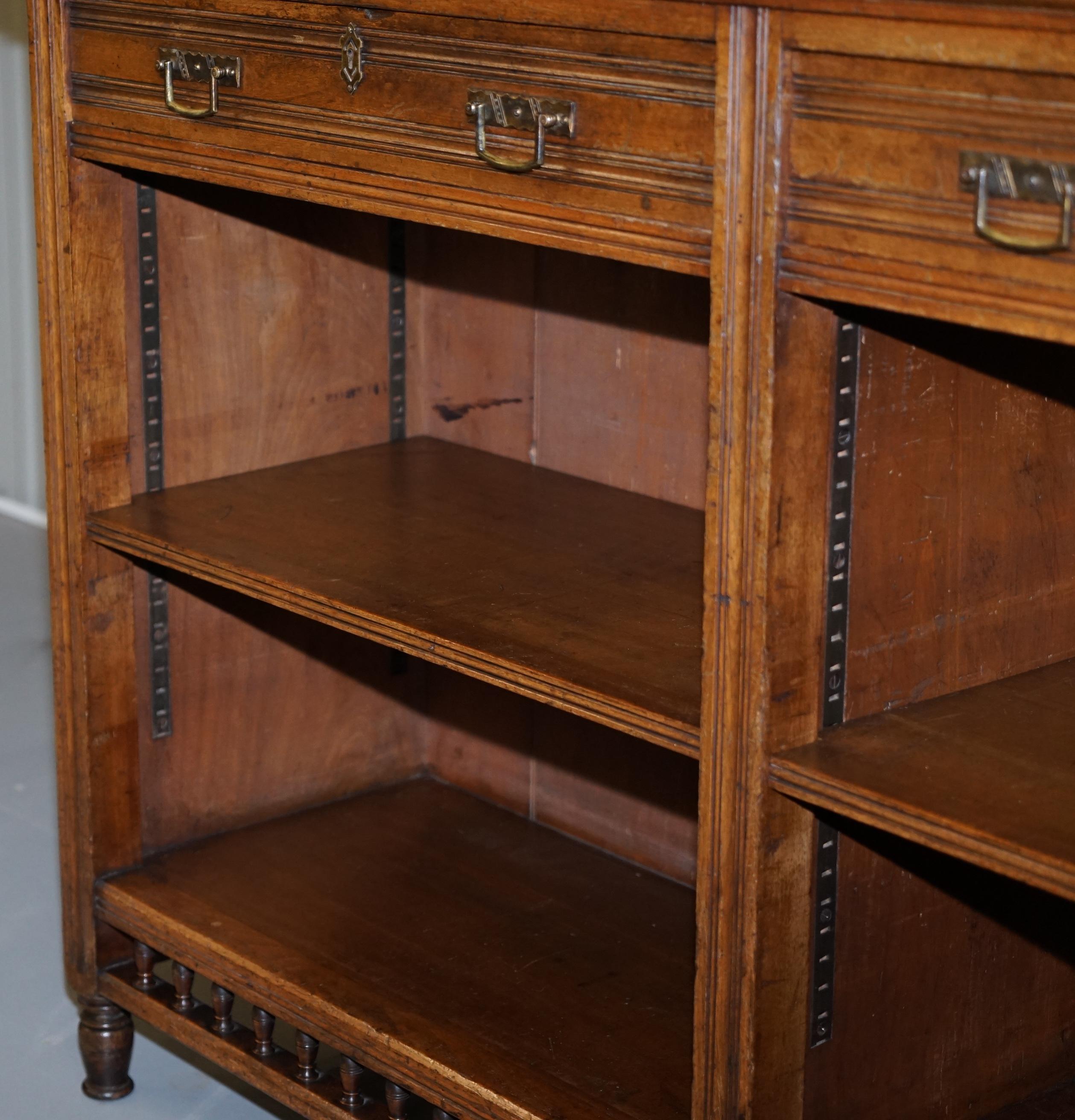 Stunning Maple & Co Oak Victorian Library Bookcase with Drawers Stamped Serial N For Sale 7