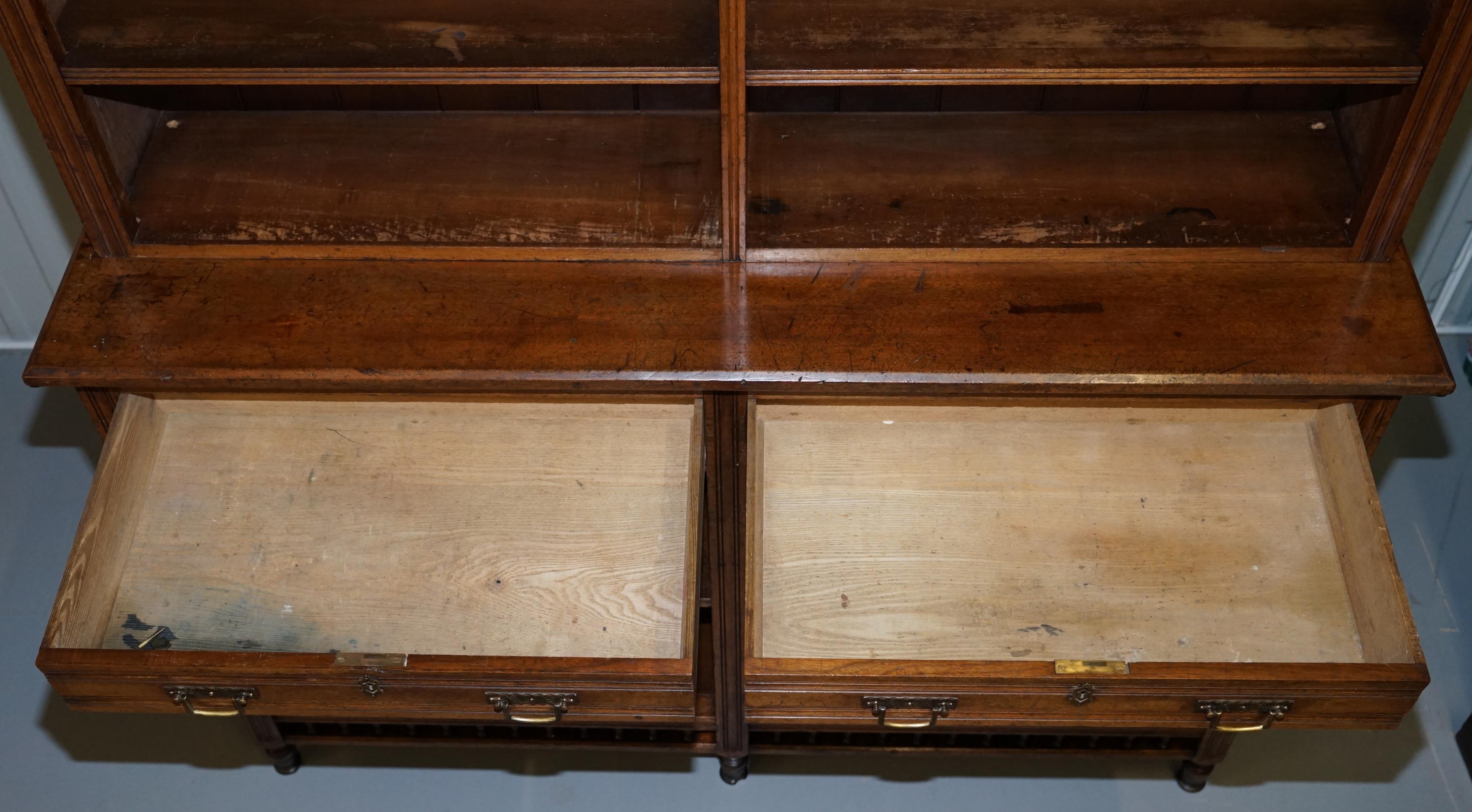 Stunning Maple & Co Oak Victorian Library Bookcase with Drawers Stamped Serial N For Sale 10