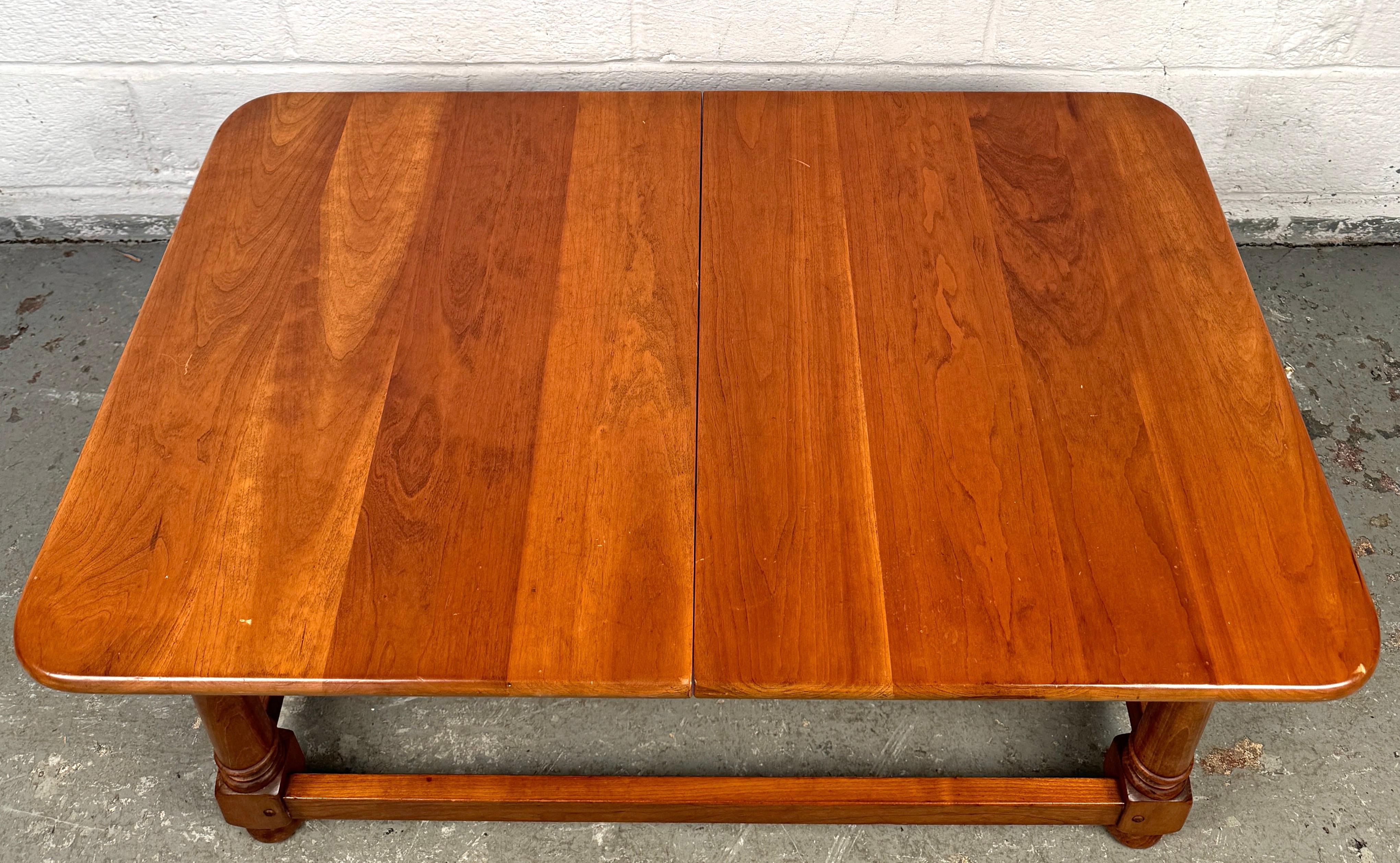 20th Century Stunning Maple Draw Leaf Coffee Table By Stickley For Sale