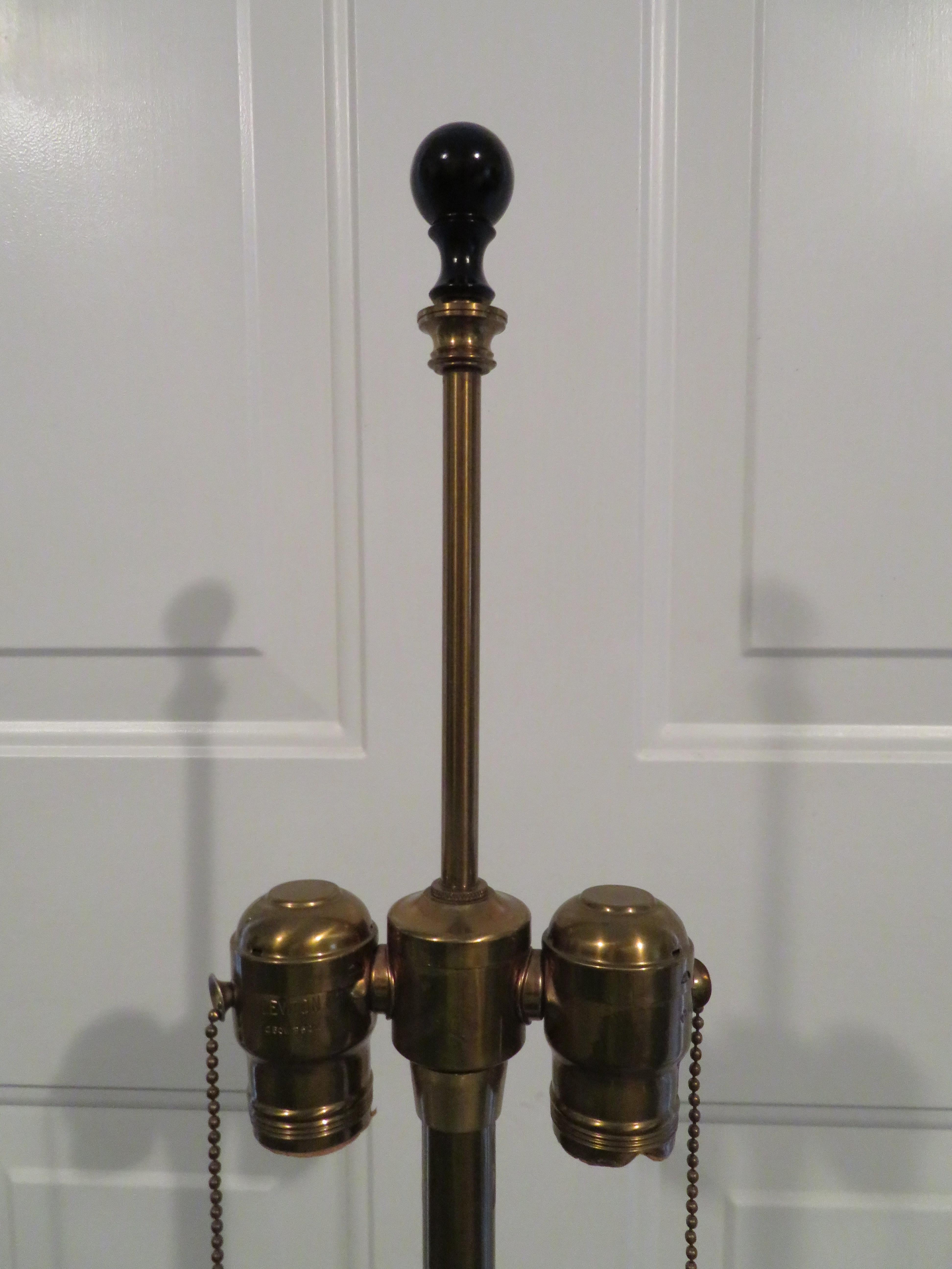 Superbe lampe de bureau en forme de paon en laiton Marbro, mi-siècle moderne en vente 8