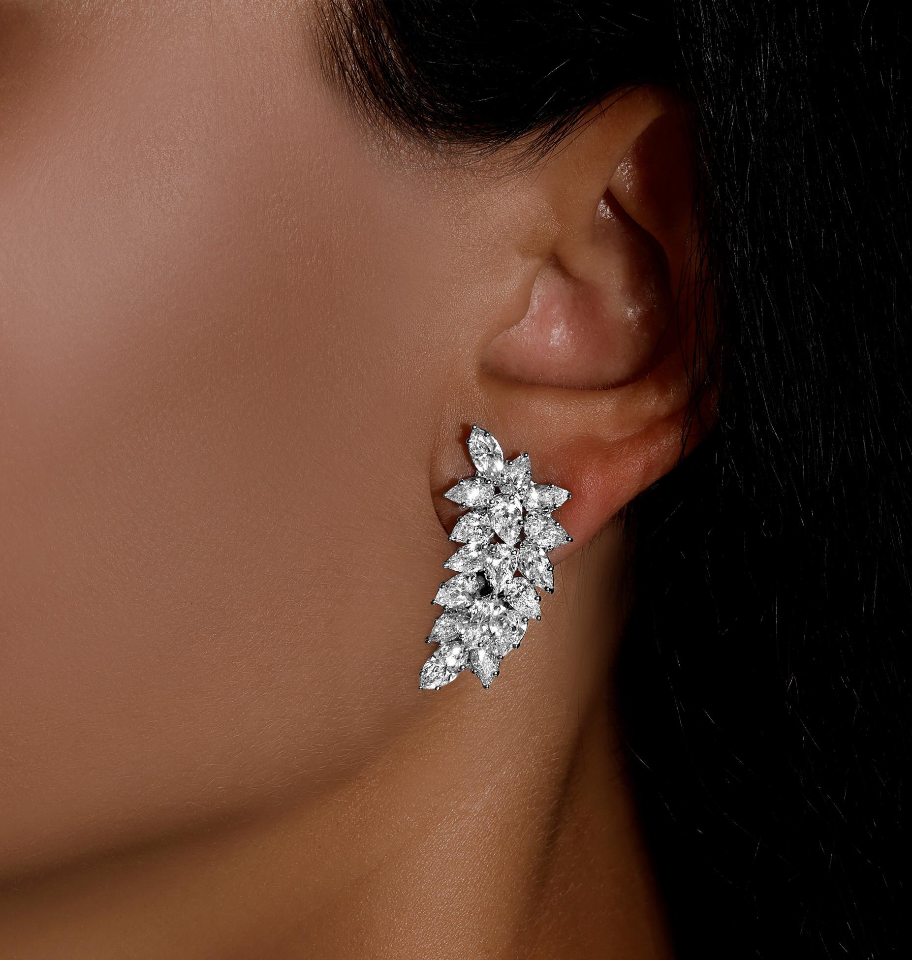 Contemporary Stunning Marquise and Pear Cut Diamond Earrings 9 Carats 18K White Gold For Sale