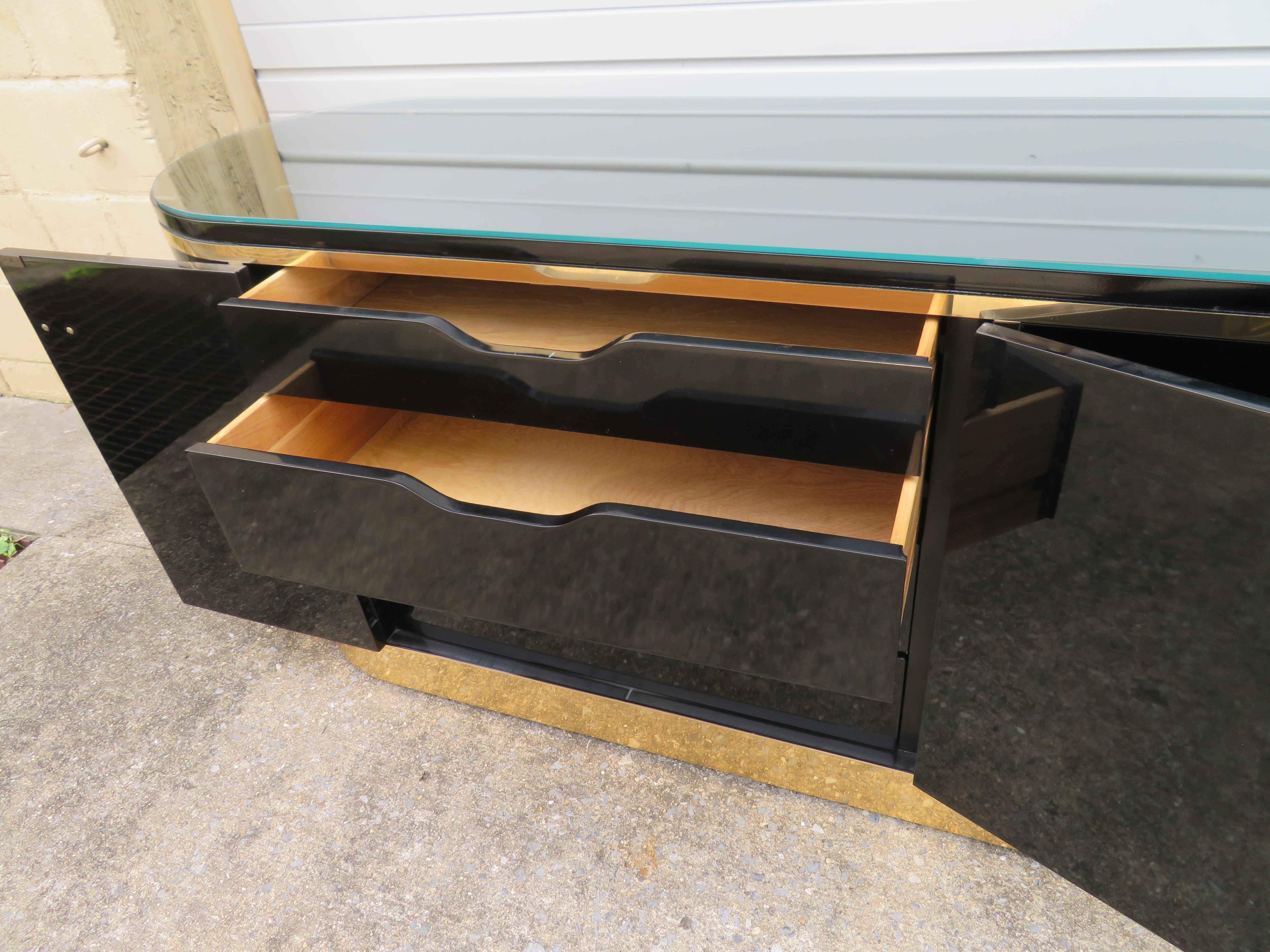 Stunning Mastercraft Black Lacquer and Polished Brass Credenza Midcentury 3