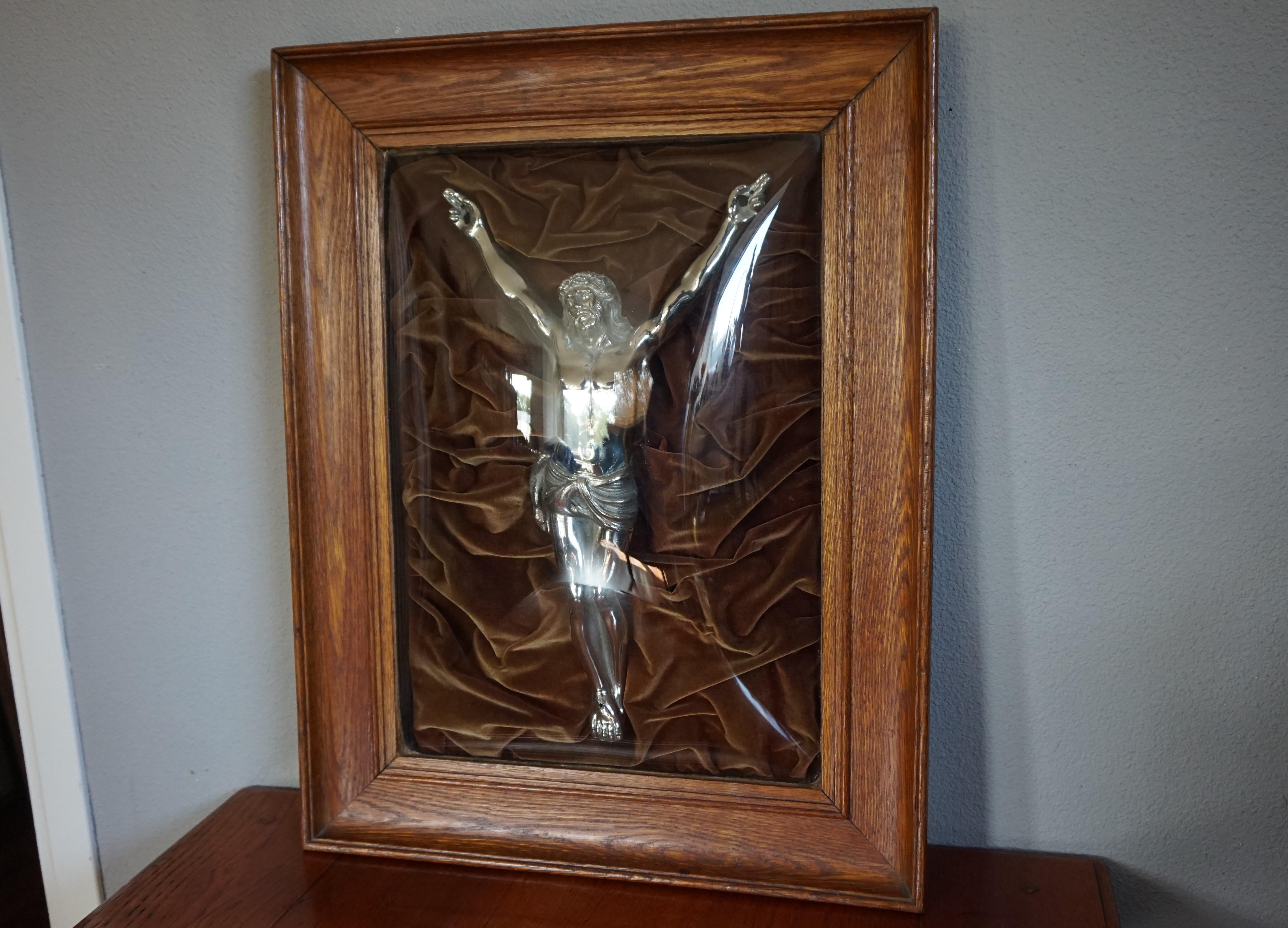 Stunning Mercury Silver Color Antique Metal Corpus of Christ Behind a Glass Dome For Sale 4