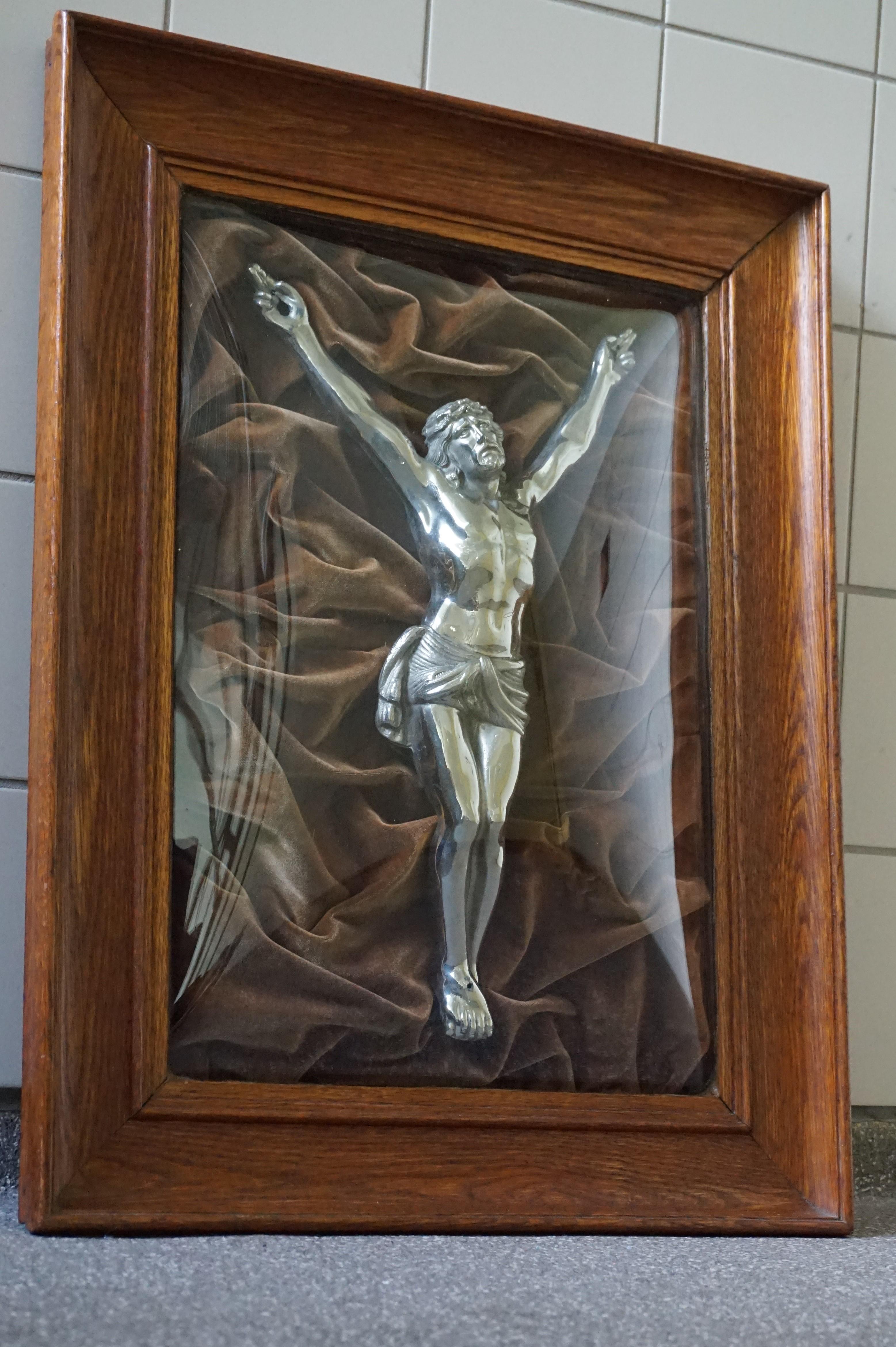 Stunning Mercury Silver Color Antique Metal Corpus of Christ Behind a Glass Dome For Sale 8