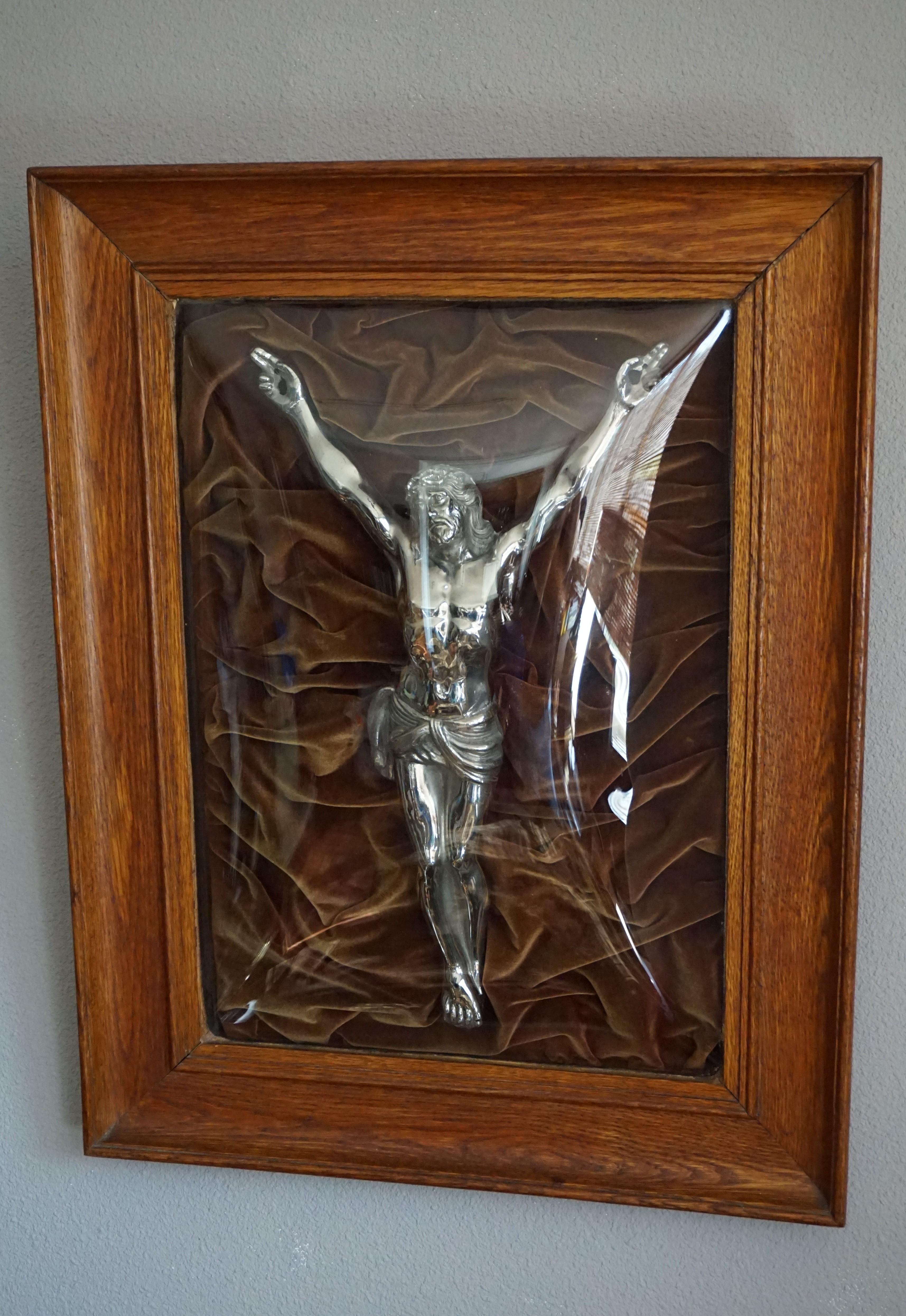 Stunning Mercury Silver Color Antique Metal Corpus of Christ Behind a Glass Dome For Sale 9