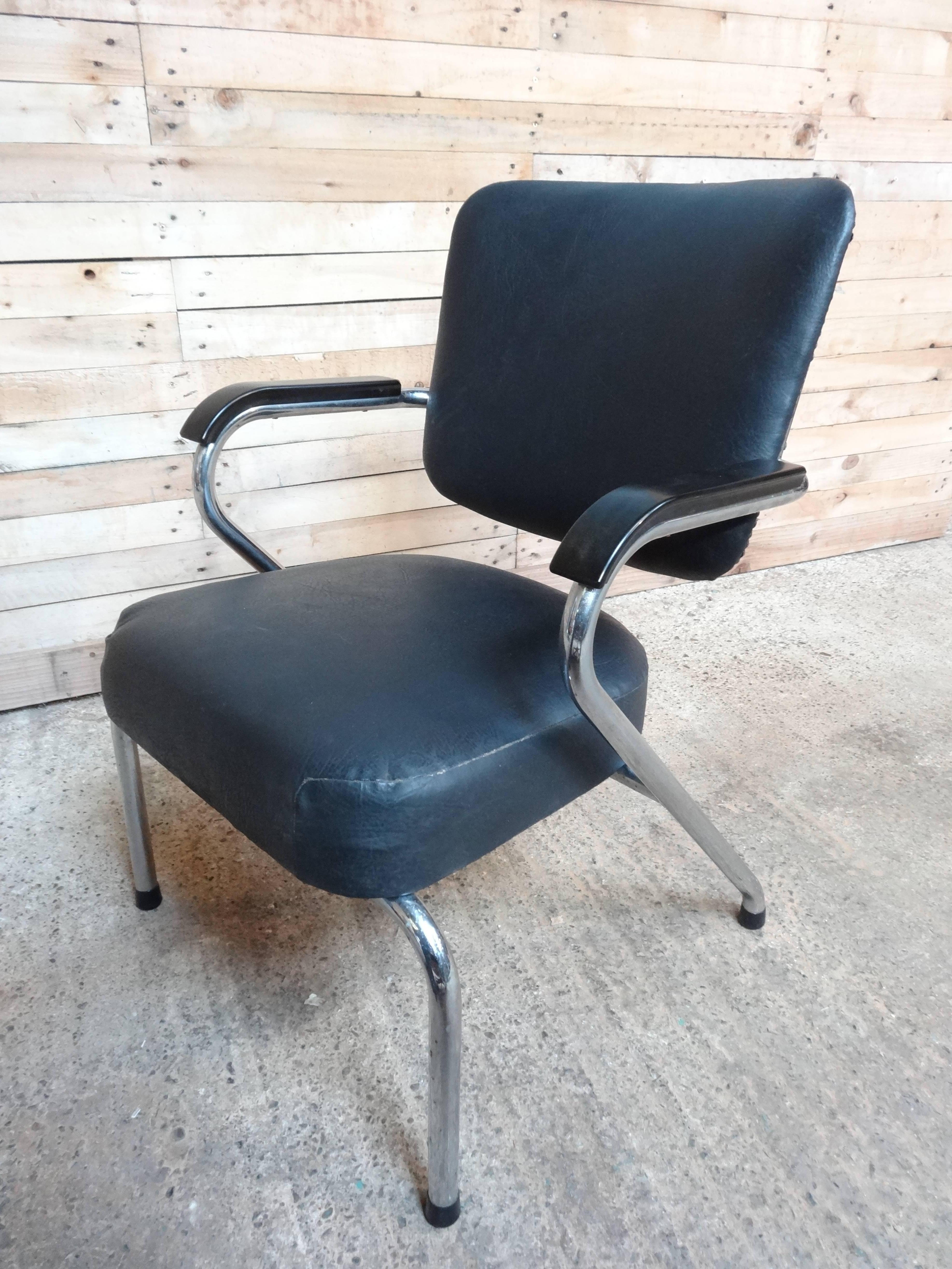 20th Century Stunning Metal Framed Vintage Retro 1950s Barber Armchair For Sale