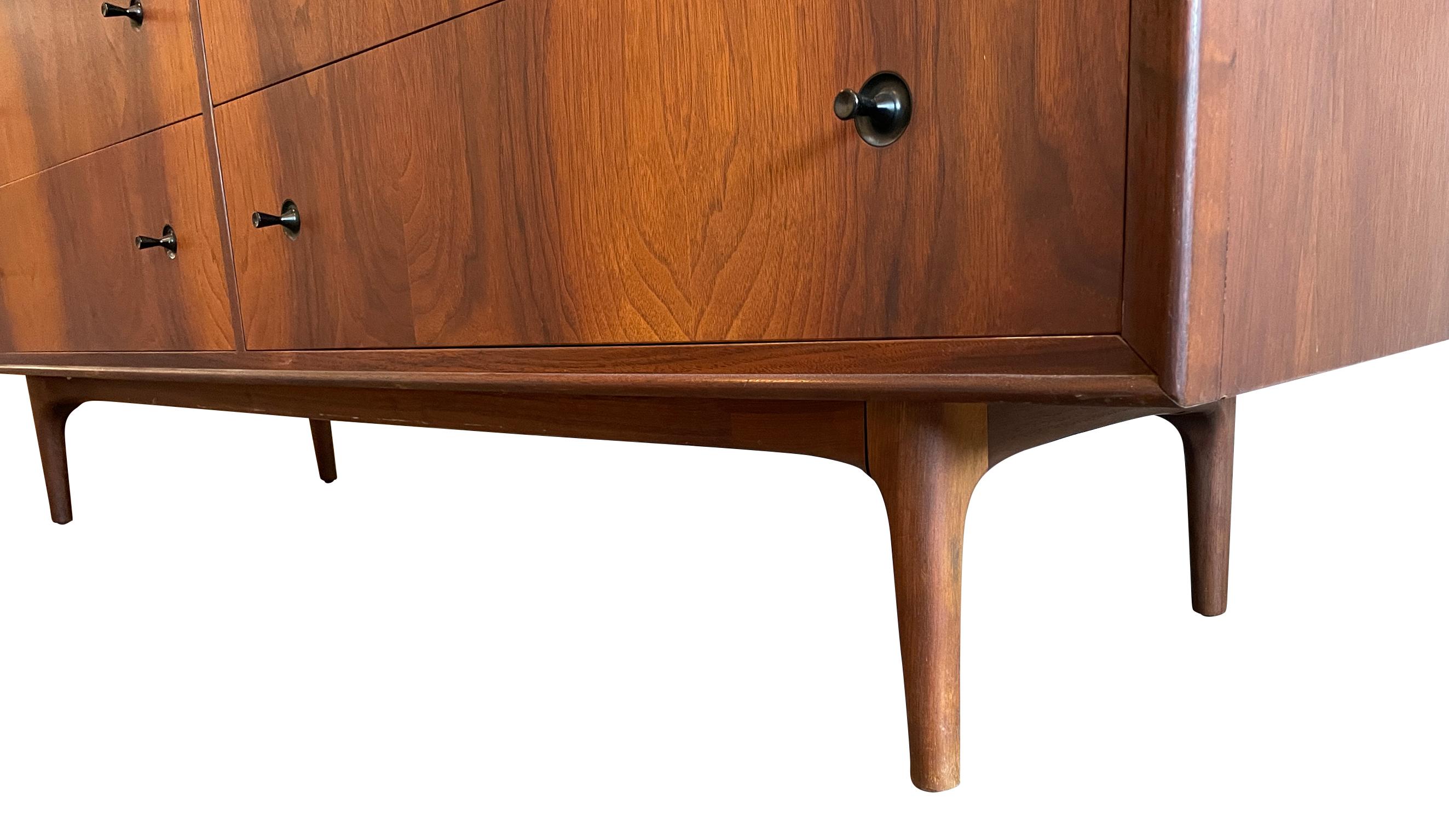 Mid-Century Modern Stunning Mid Century American Modern 6 Drawer Walnut Dresser Veneer Front