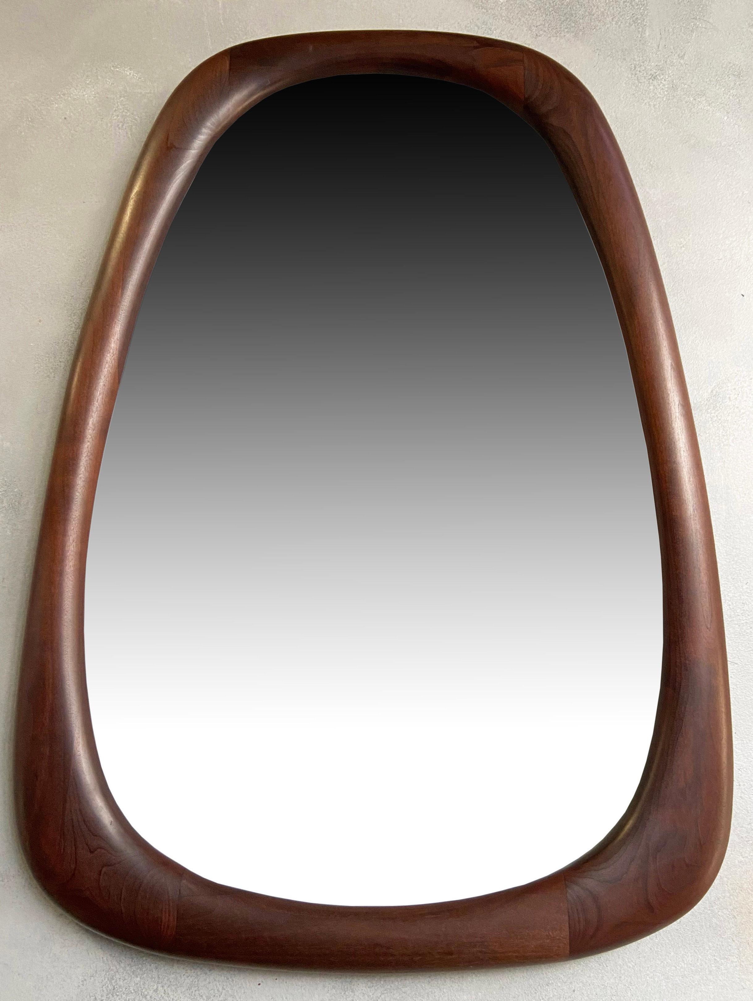 Superbe miroir artisanal américain moderne de l'époque médiévale par Dean Santner en vente 1