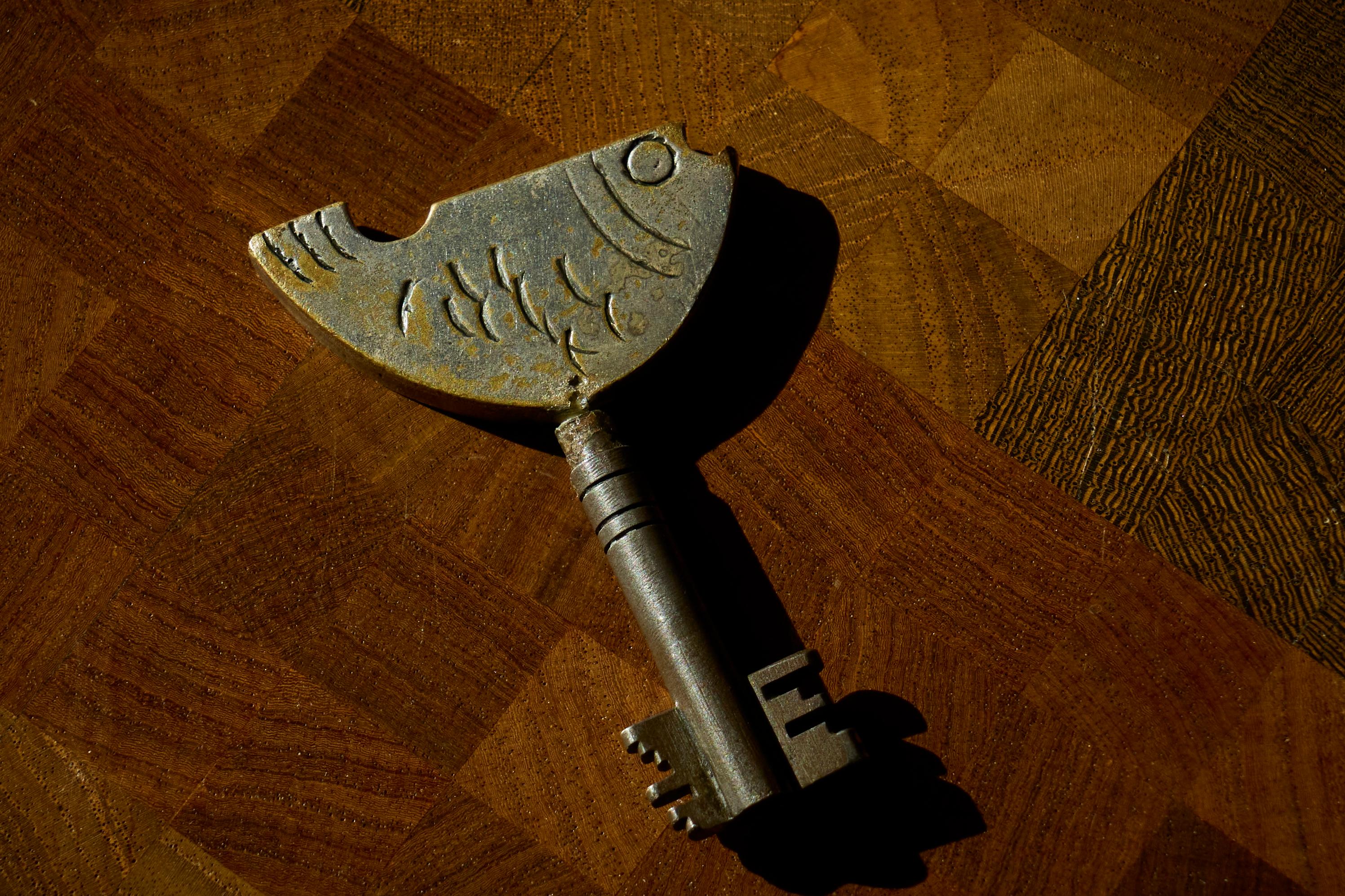 Stupefacente mobile di metà secolo in ottone, metallo, smalto e pietre preziose Belgio anni '60 in vendita 12