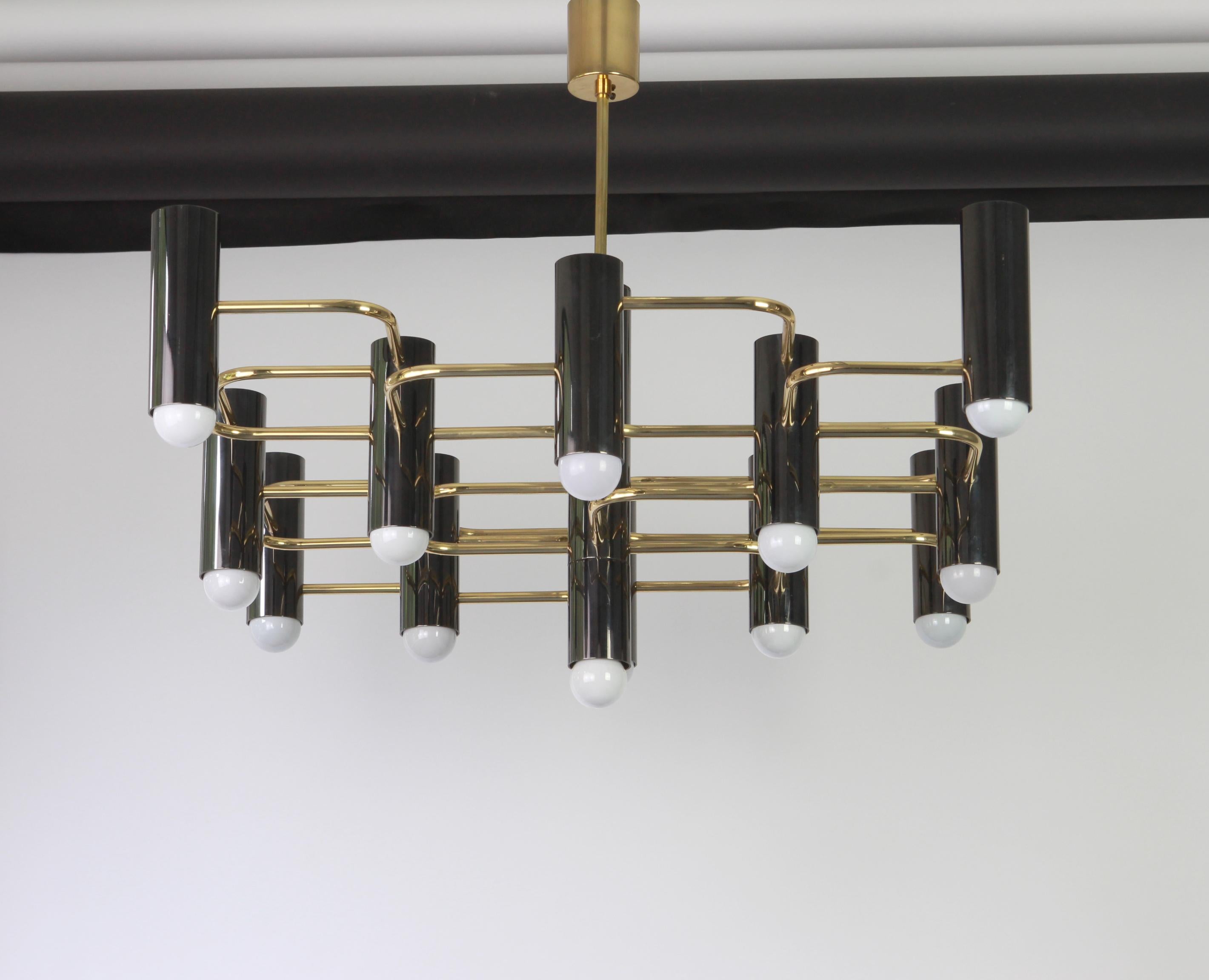 Brass Stunning Midcentury Chandelier Designed by Sciolari, 1970s