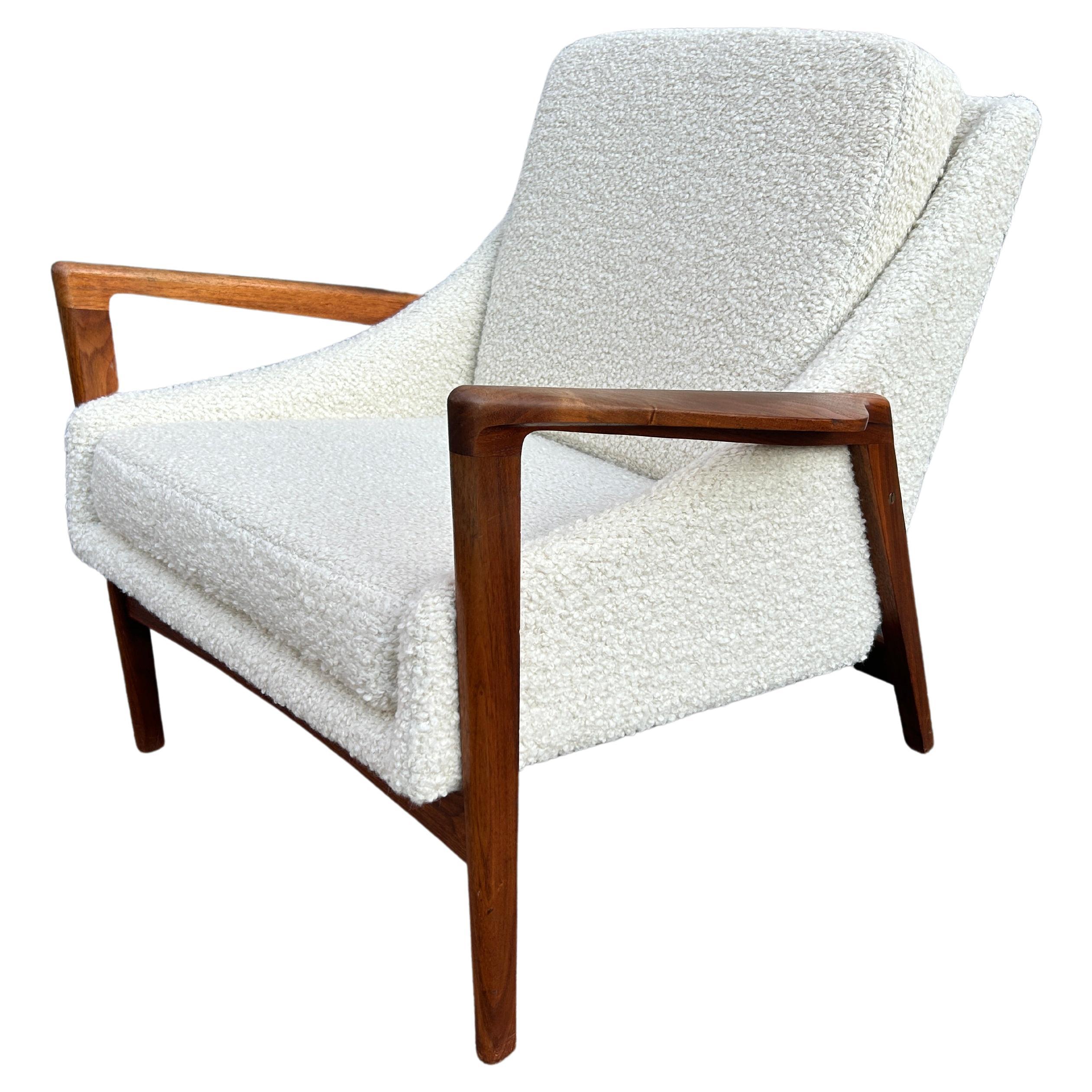 Stunning Mid Century Danish modern lounge chair in Boucle with wood frame In Good Condition For Sale In BROOKLYN, NY