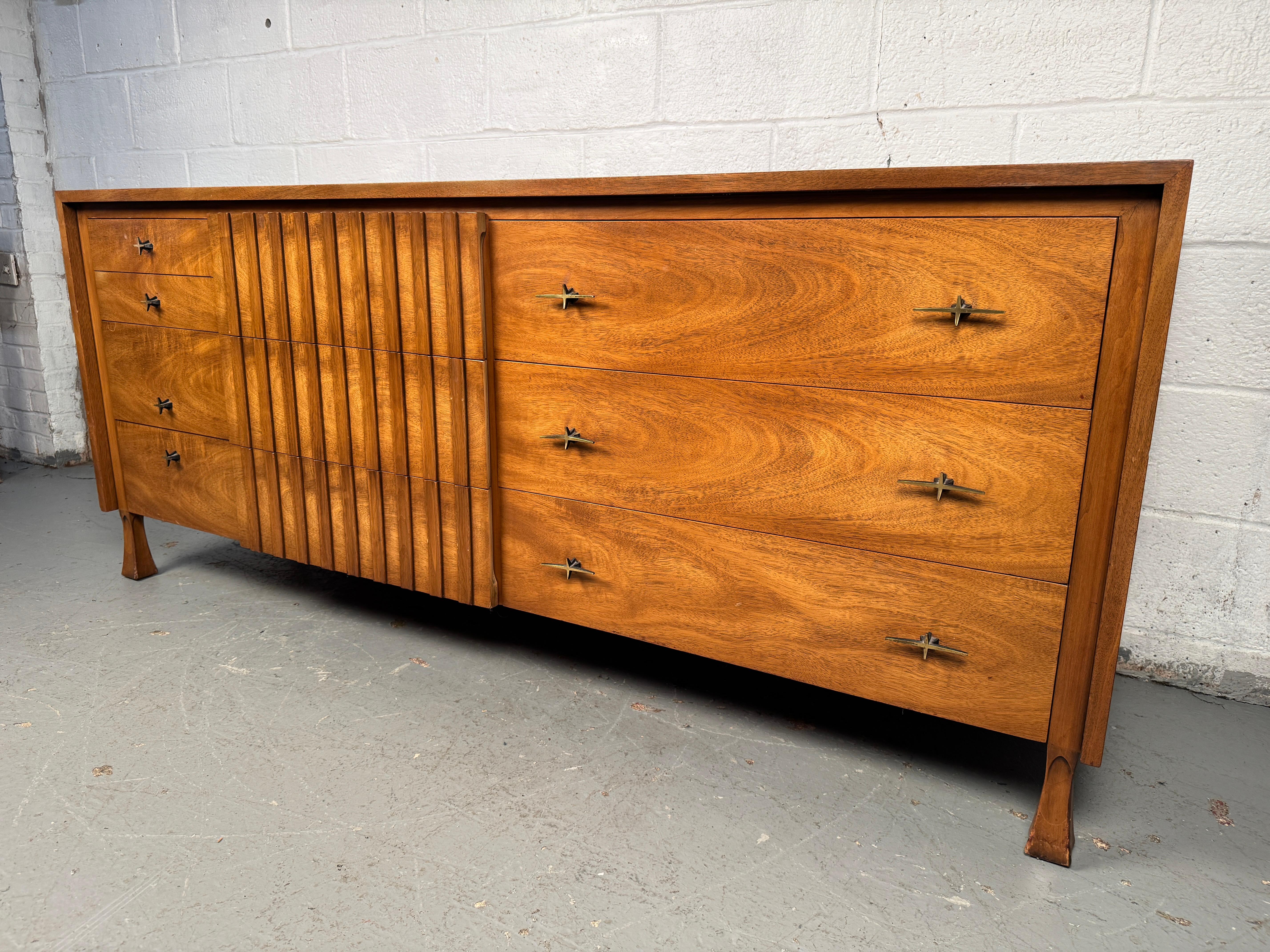 Mid-Century Modern Stunning Mid-Century Dresser Mfg. by Widdicomb For Sale