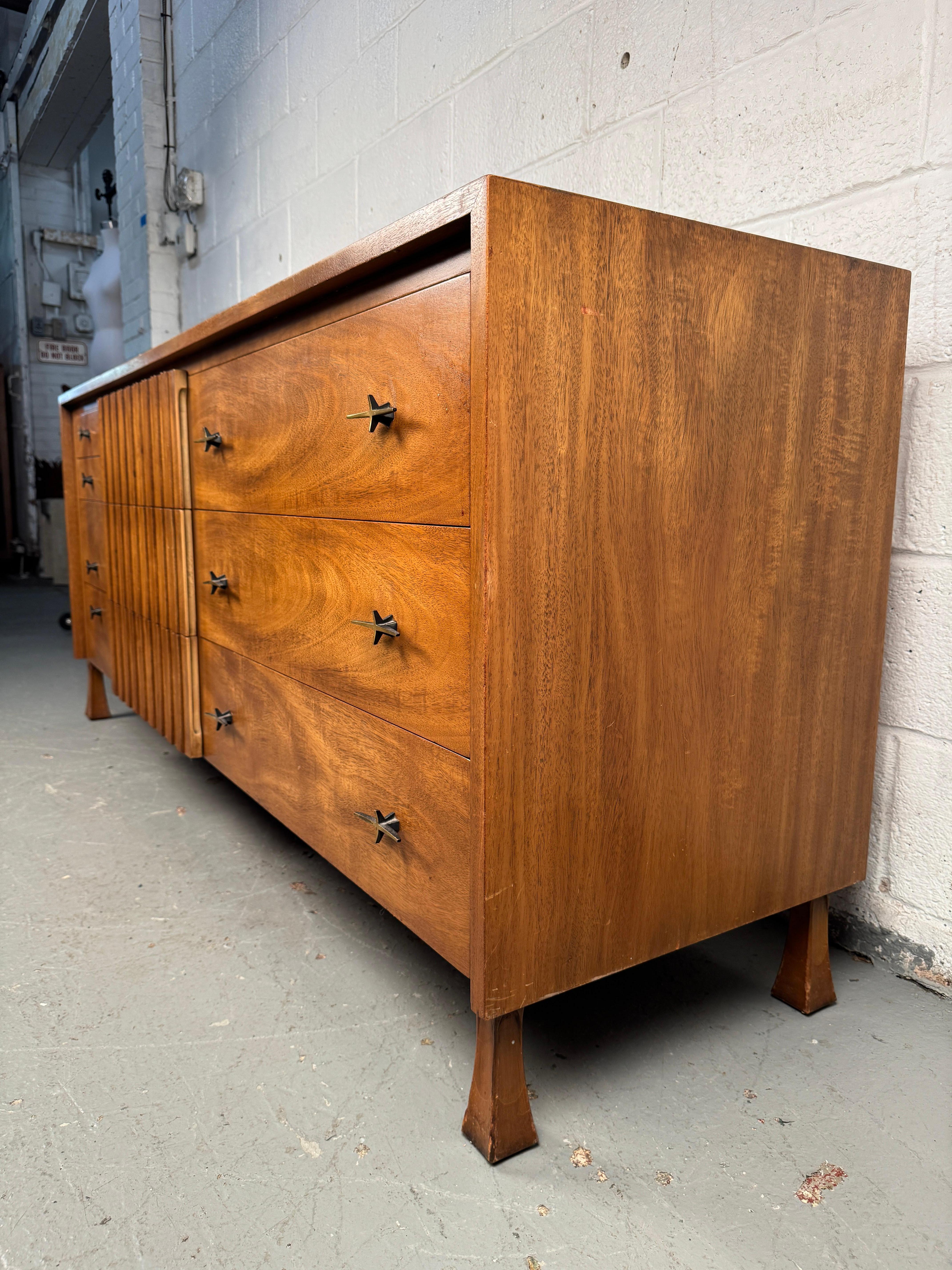20th Century Stunning Mid-Century Dresser Mfg. by Widdicomb For Sale