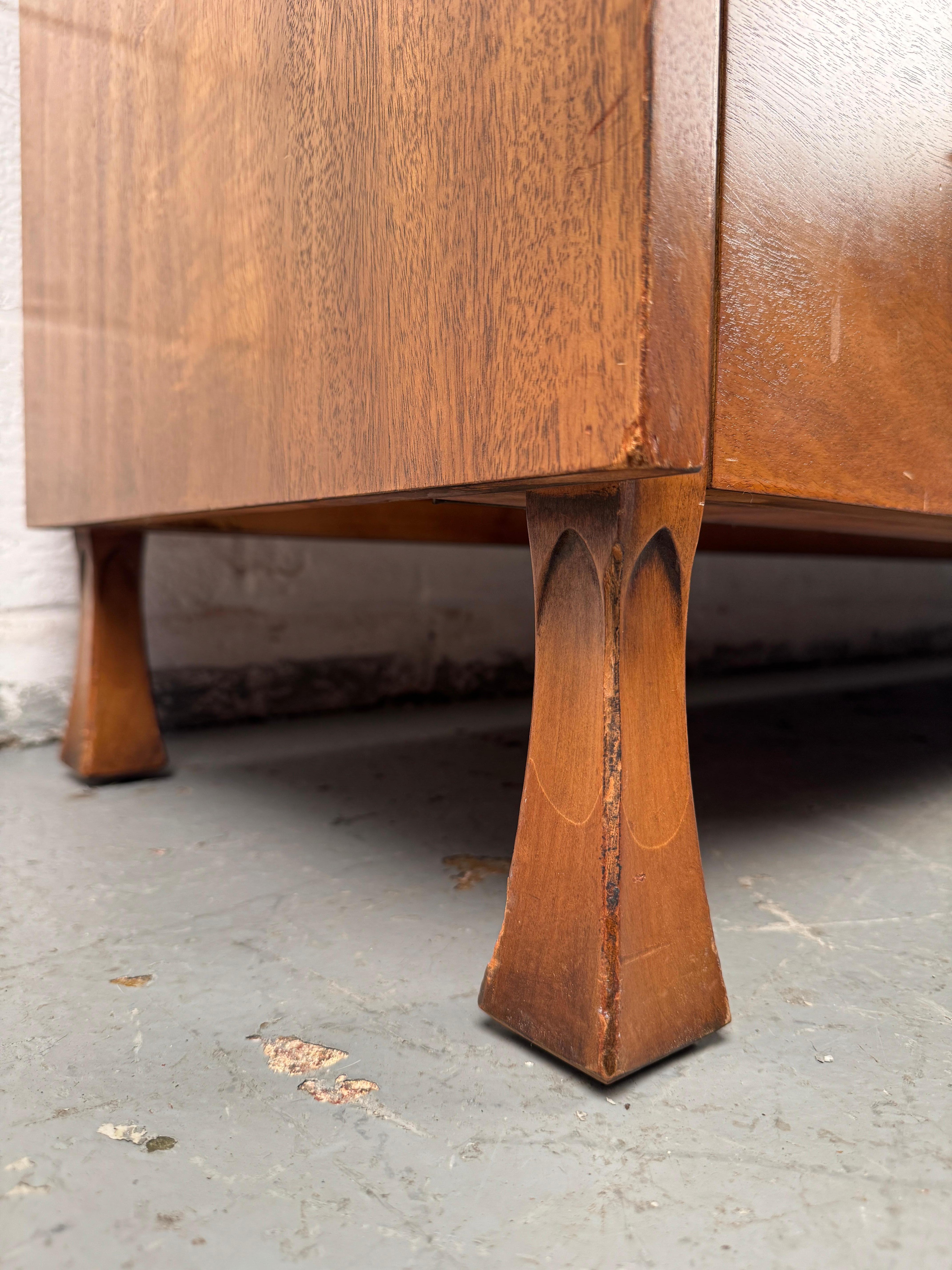 Stunning Mid-Century Dresser Mfg. by Widdicomb For Sale 1