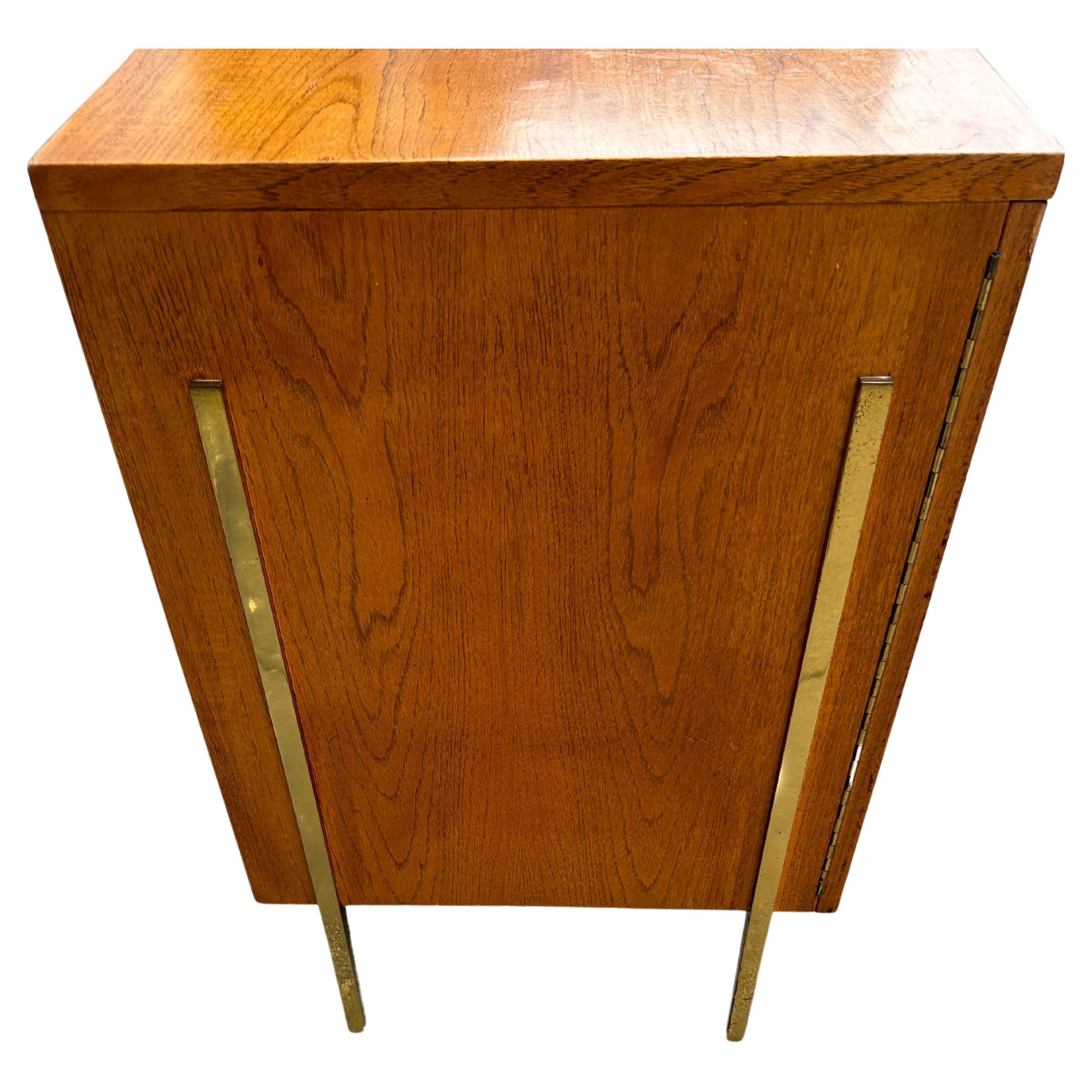 Atemberaubende Midcentury Harvey Probber Credenza Sideboard Audio Cabinet  (Moderne der Mitte des Jahrhunderts) im Angebot