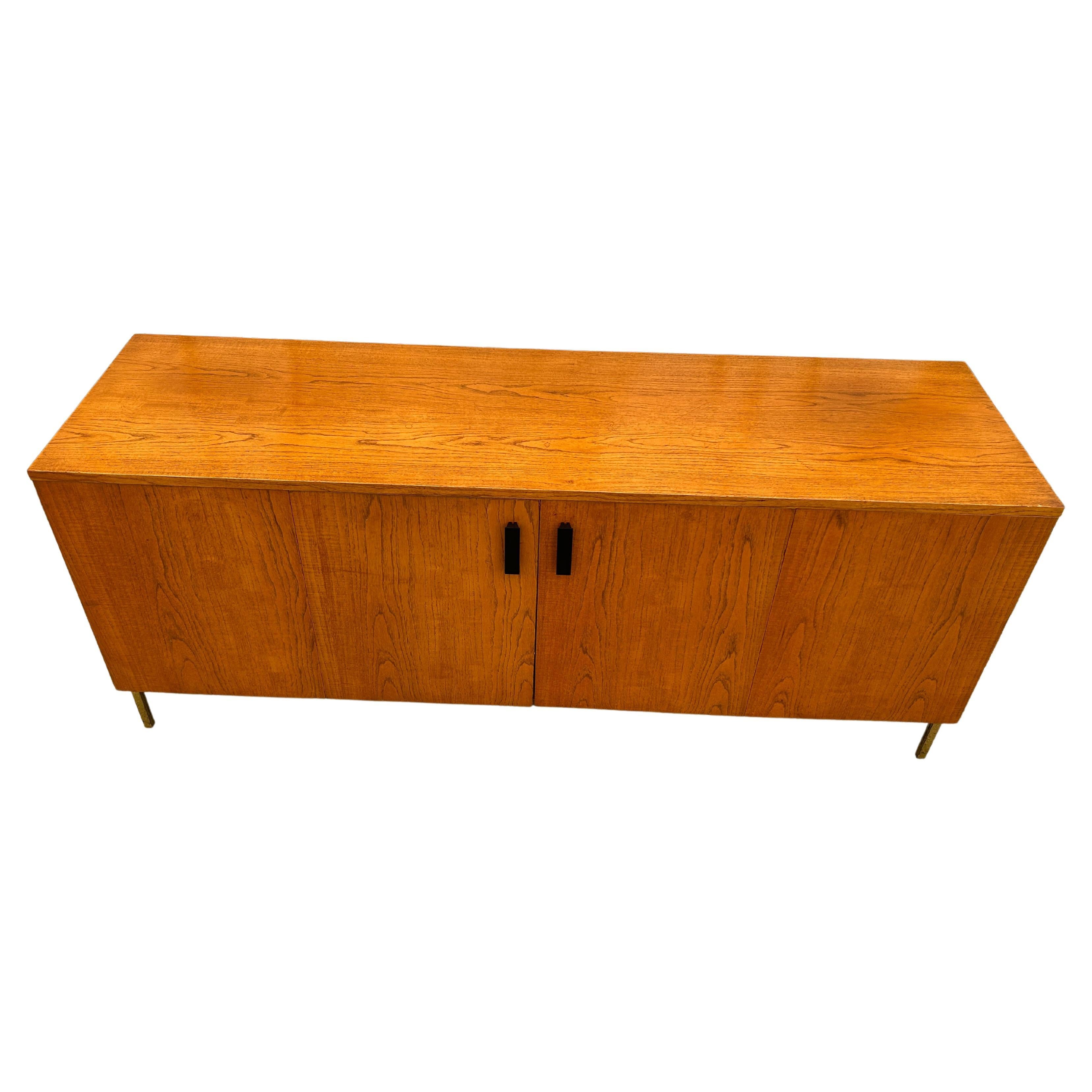 Atemberaubende Midcentury Harvey Probber Credenza Sideboard Audio Cabinet  im Zustand „Gut“ im Angebot in BROOKLYN, NY