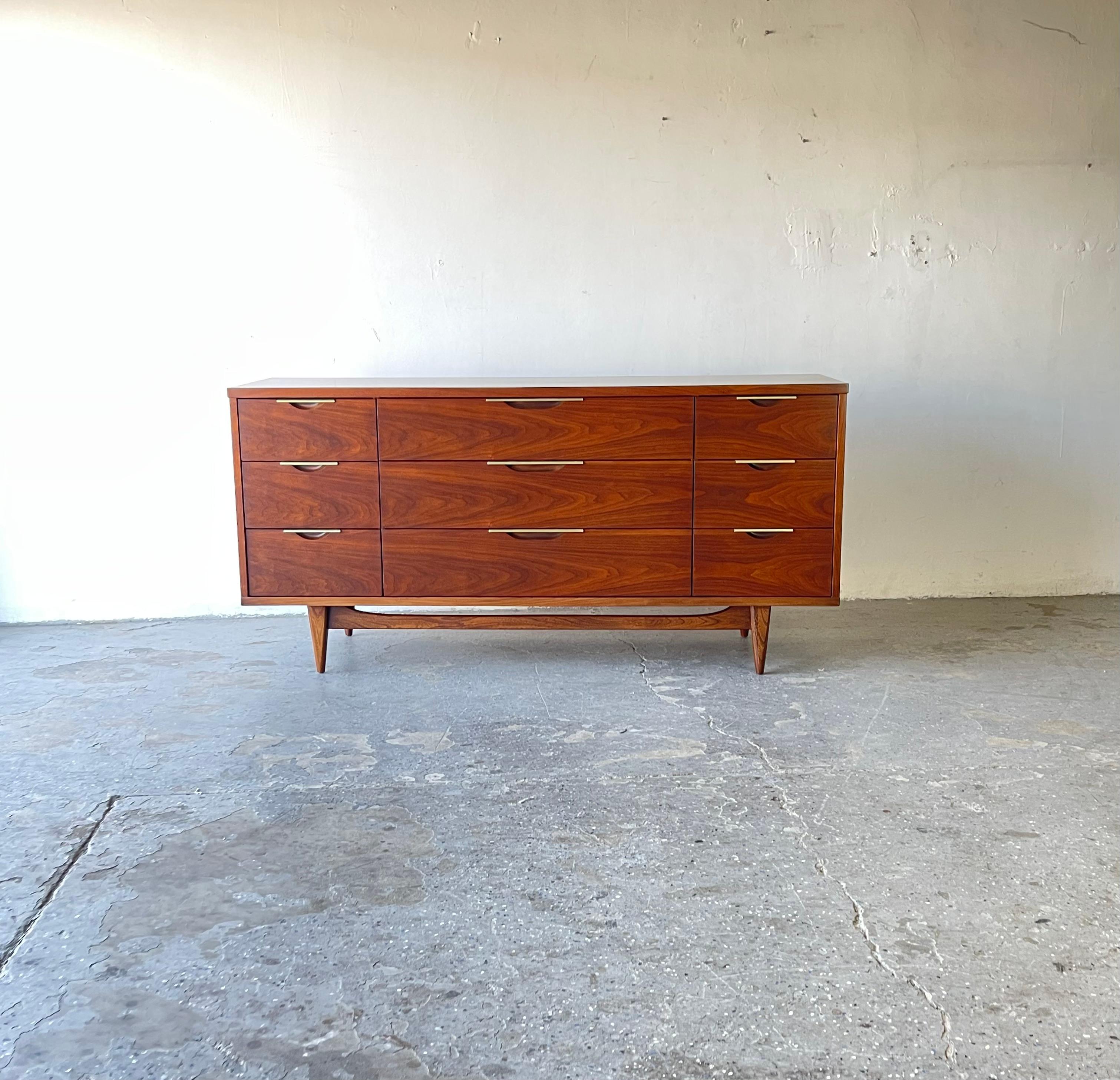 Mid-Century Modern Stunning Midcentury Kent Coffey Walnut Tableau Low Boy 9 Drawer Dresser