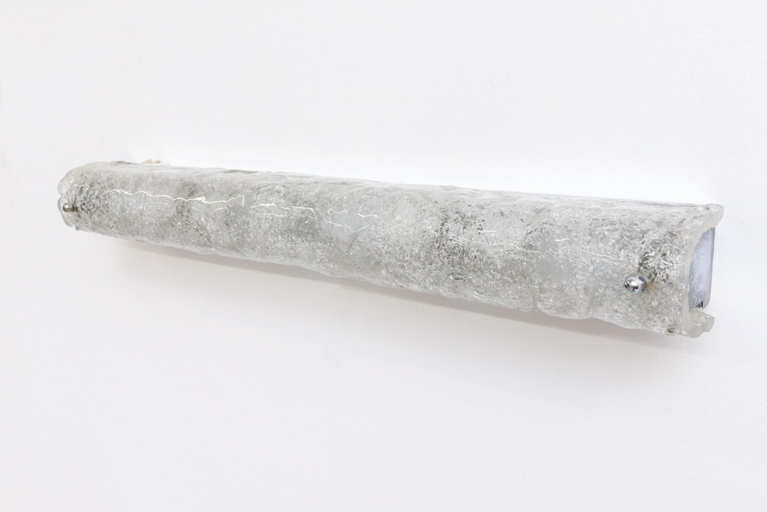 Fin du 20e siècle Superbe applique linéaire longue en verre affaissé Hillebrand Leuchten du milieu du siècle dernier en vente