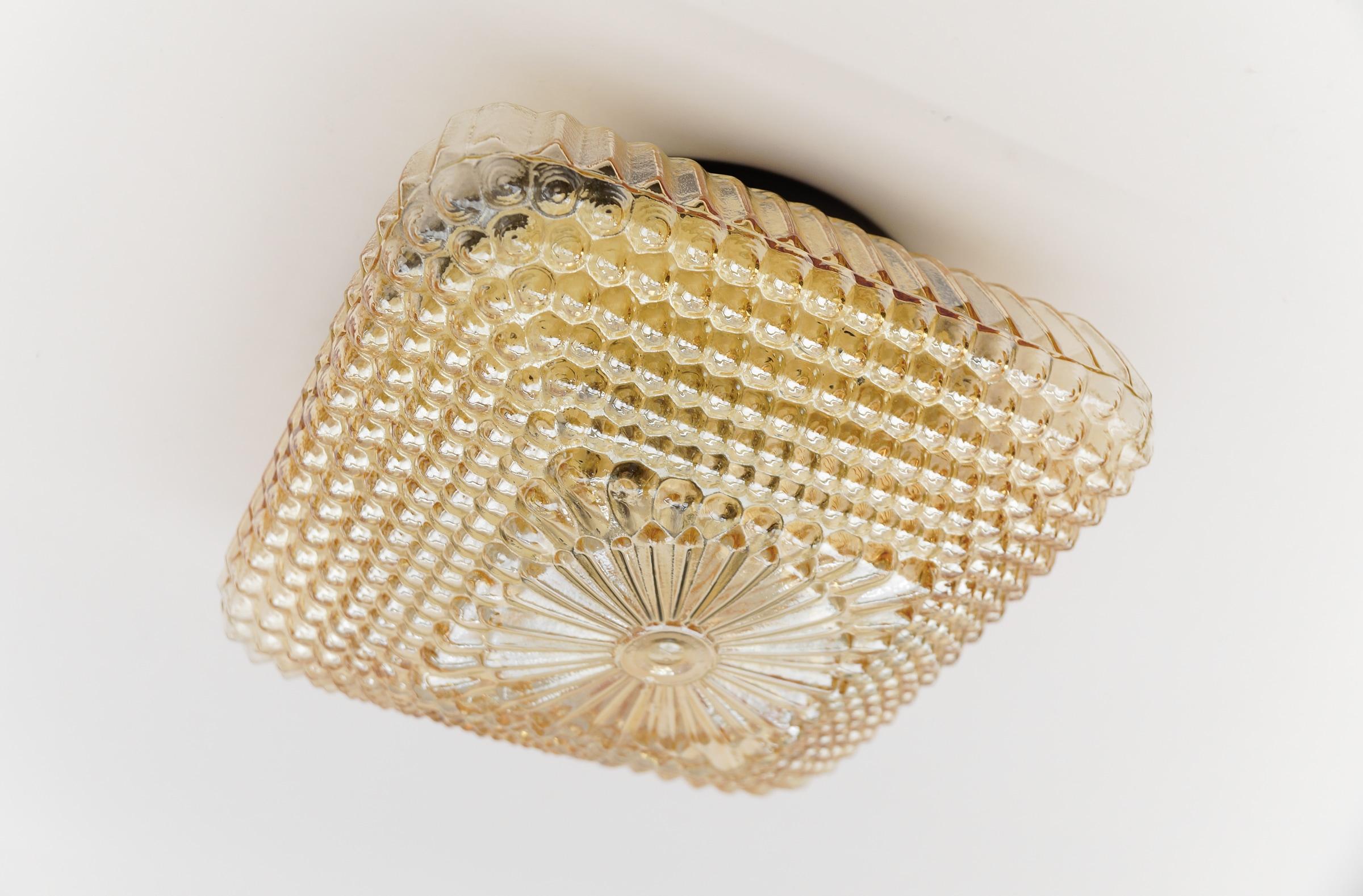 Stunning Mid-Century Modern Amber Bubble Glass Lamp in Pyramid Shape, 1960s 4