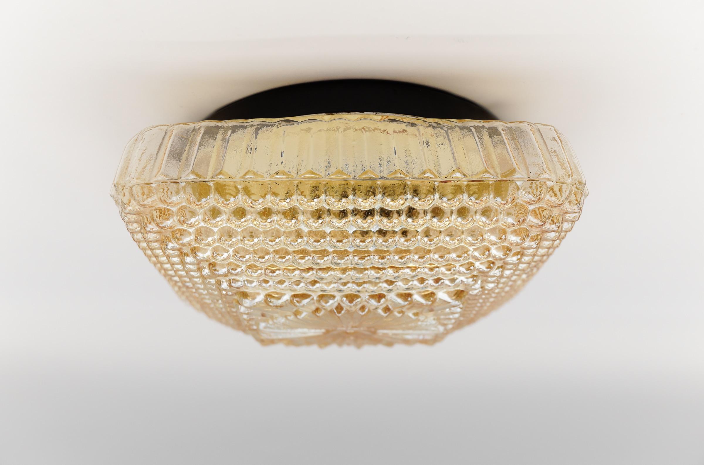 Stunning Mid-Century Modern Amber Bubble Glass Lamp in Pyramid Shape, 1960s In Good Condition In Nürnberg, Bayern