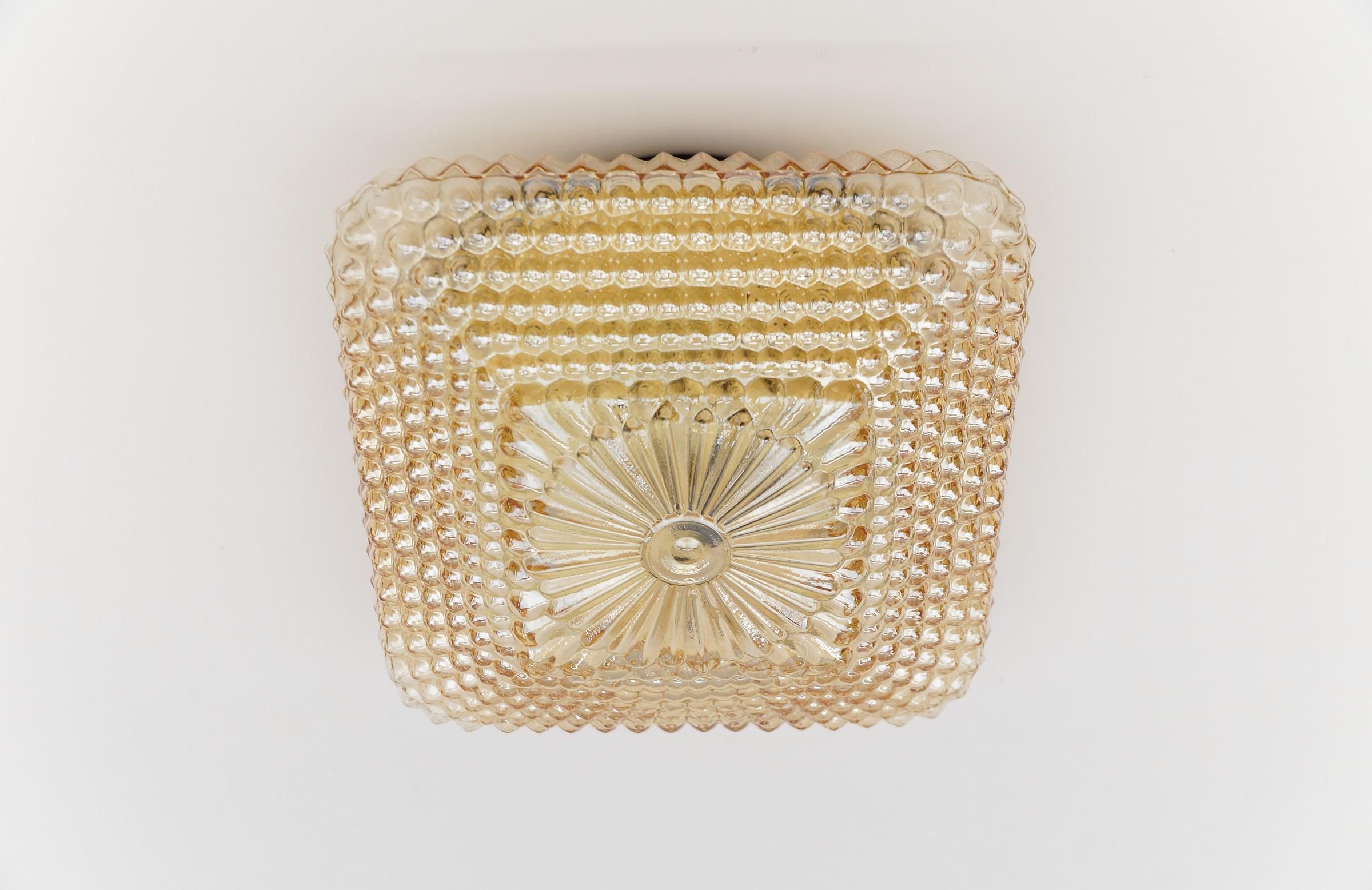 Stunning Mid-Century Modern Amber Bubble Glass Lamp in Pyramid Shape, 1960s 2