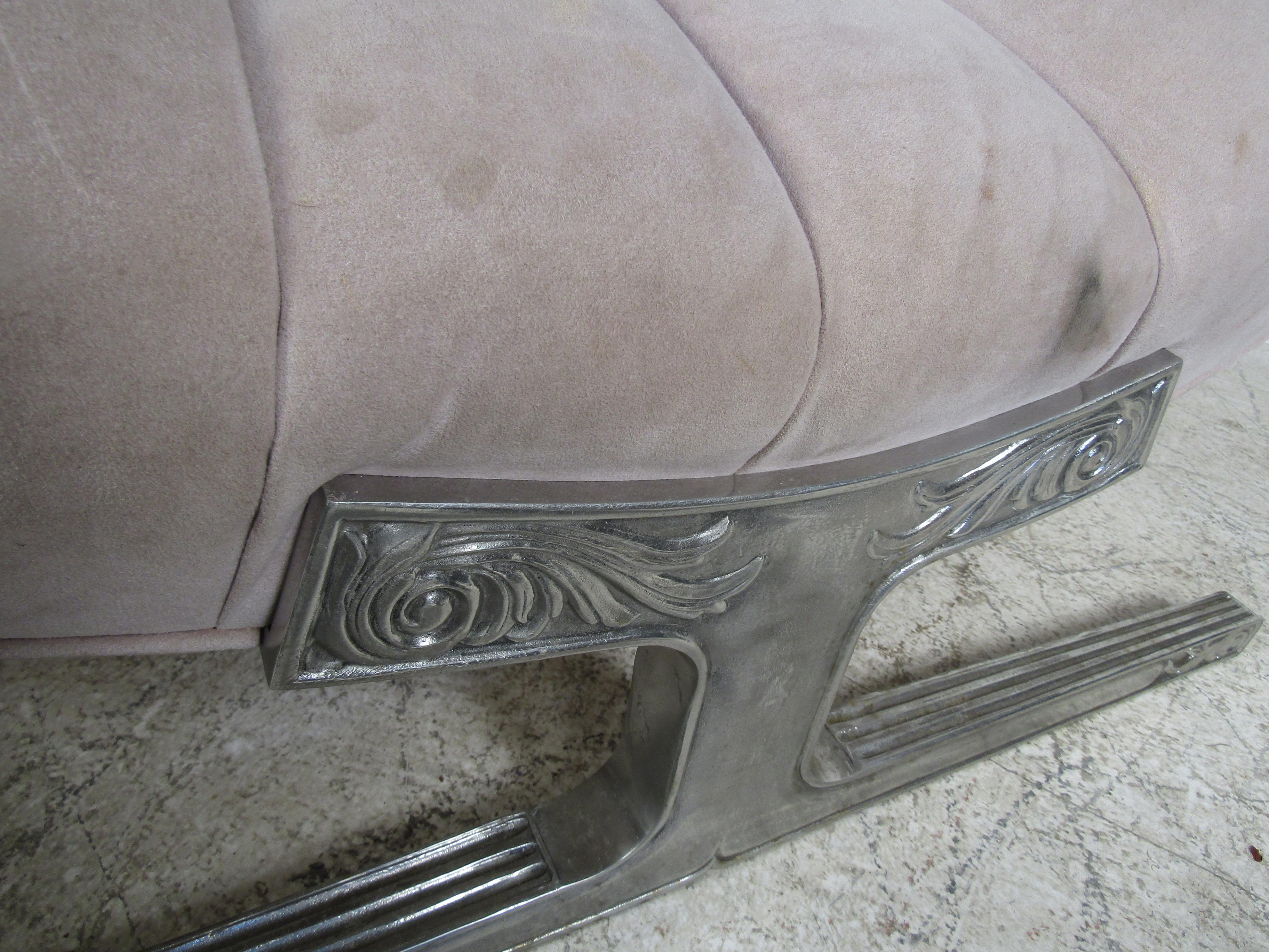 Stunning Mid-Century Modern Chaise Longue For Sale 2