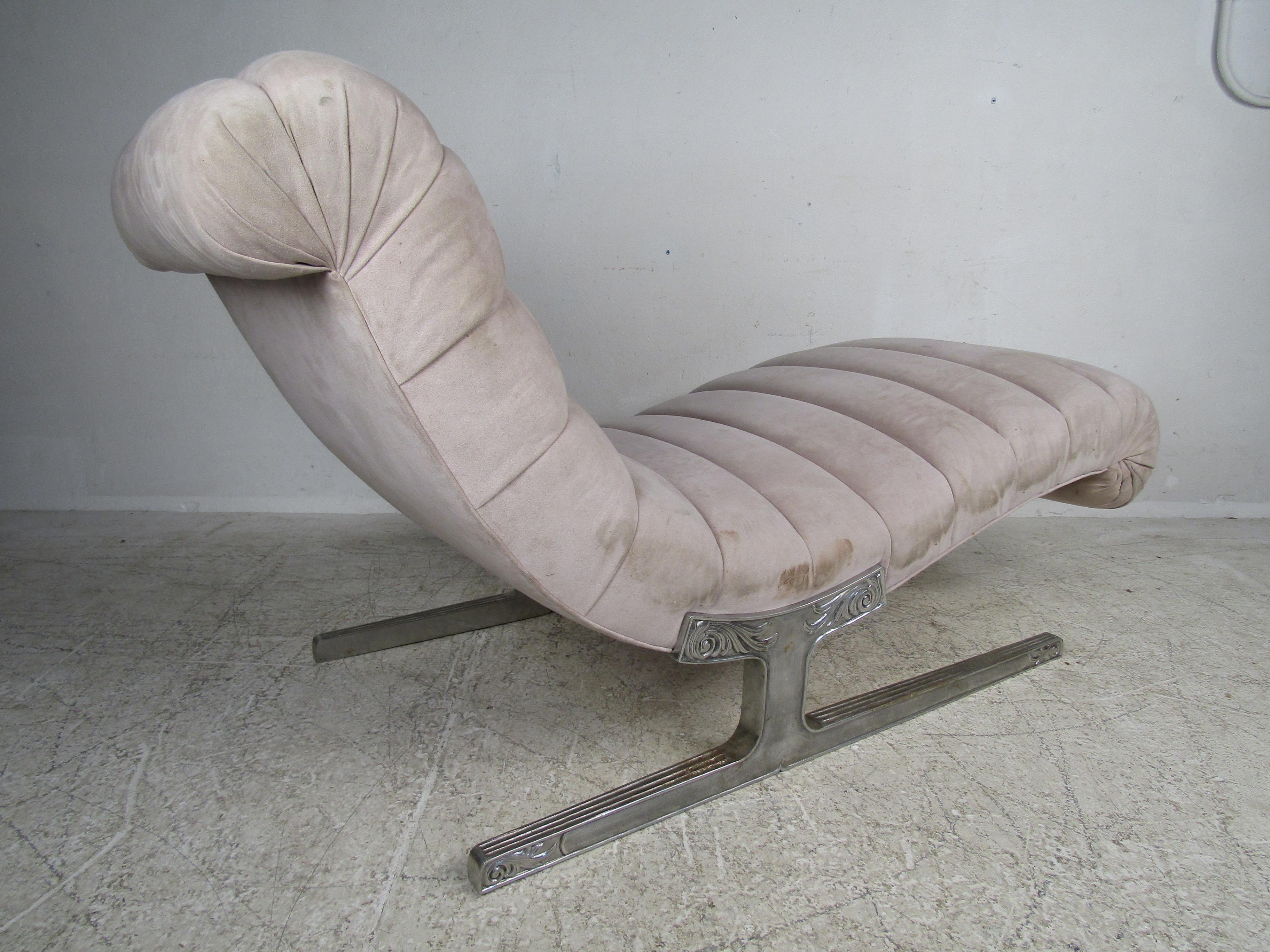 Superbe chaise longue moderne du milieu du siècle dernier Bon état - En vente à Brooklyn, NY