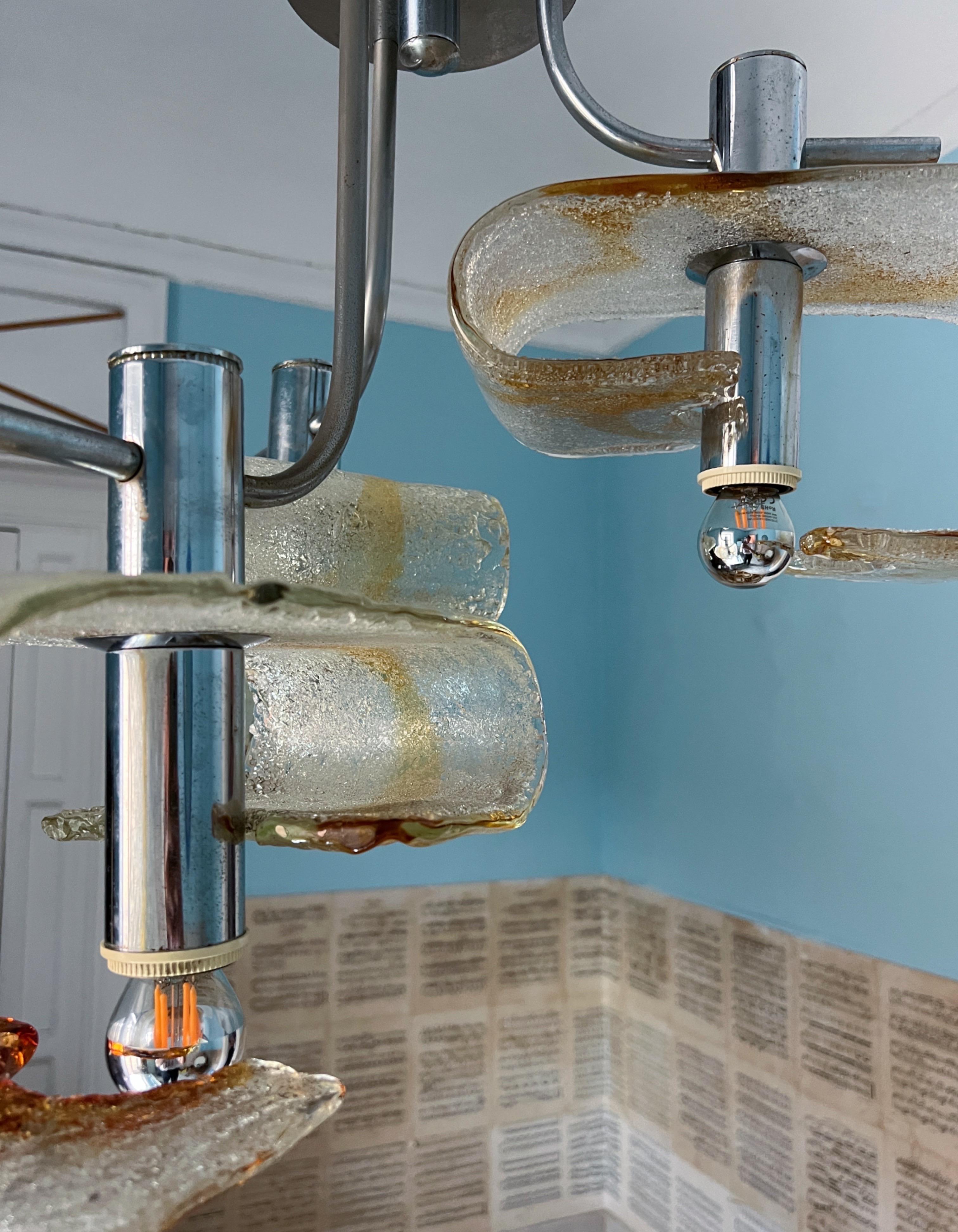 Stupendo lampadario moderno di metà secolo di Carlo Nason per Mazzega, 1970 in vendita 3