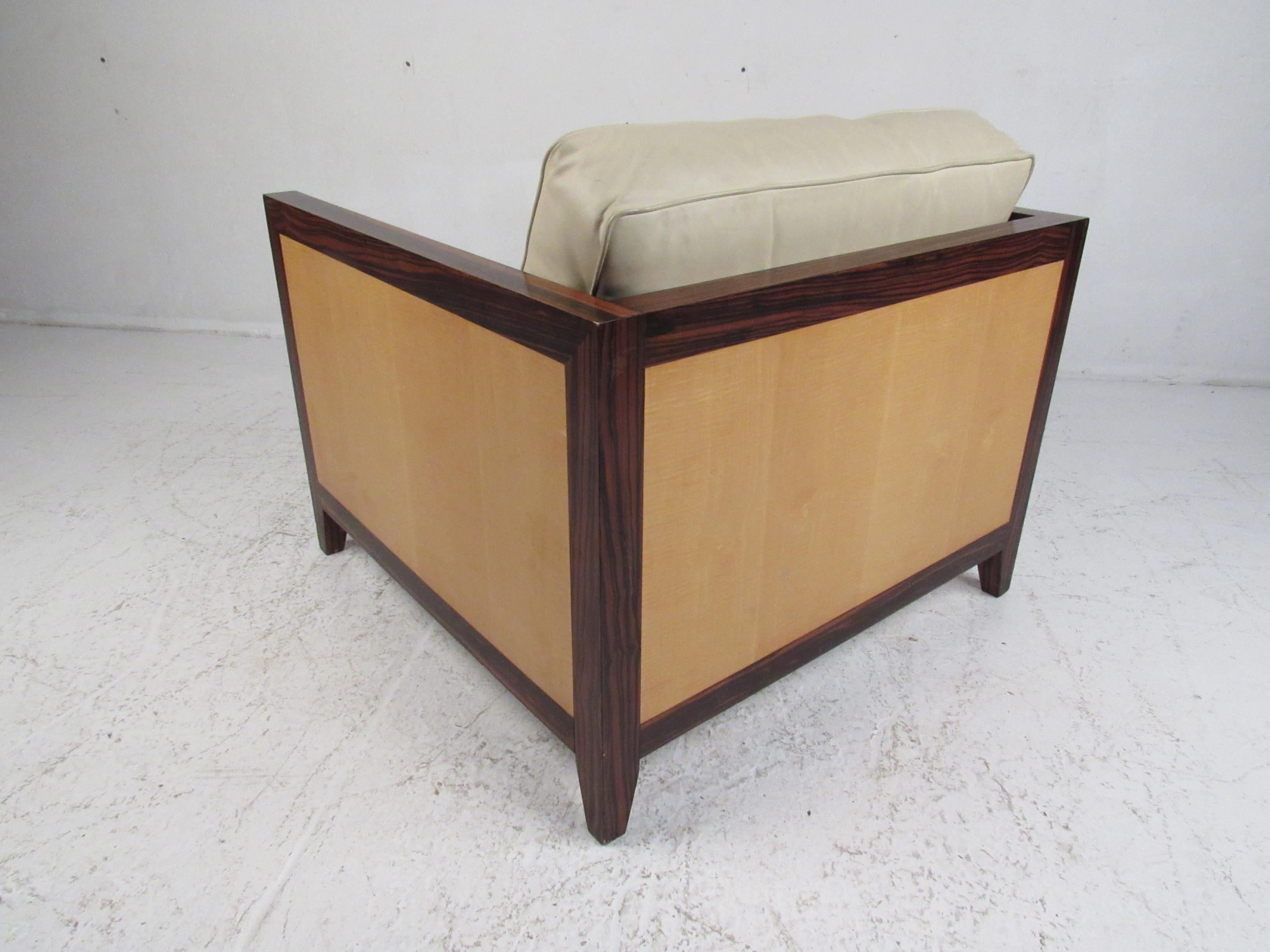 Stunning Mid-Century Modern Club Chair In Good Condition In Brooklyn, NY