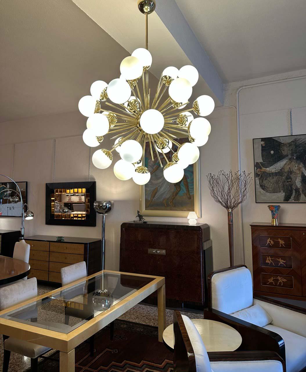 Superbe lustre Sputnik en verre de Murano et laiton de The Moderns Moderns en vente 7