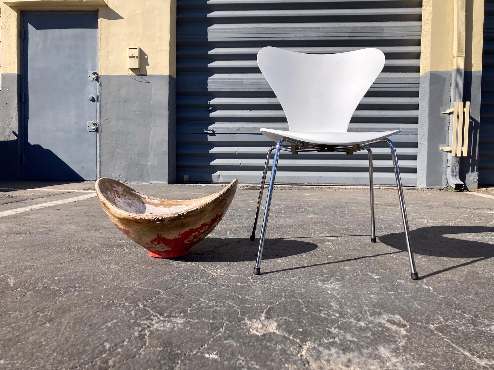 Splendida fioriera moderna di metà secolo nello stile di Finn Juhl in vendita 2