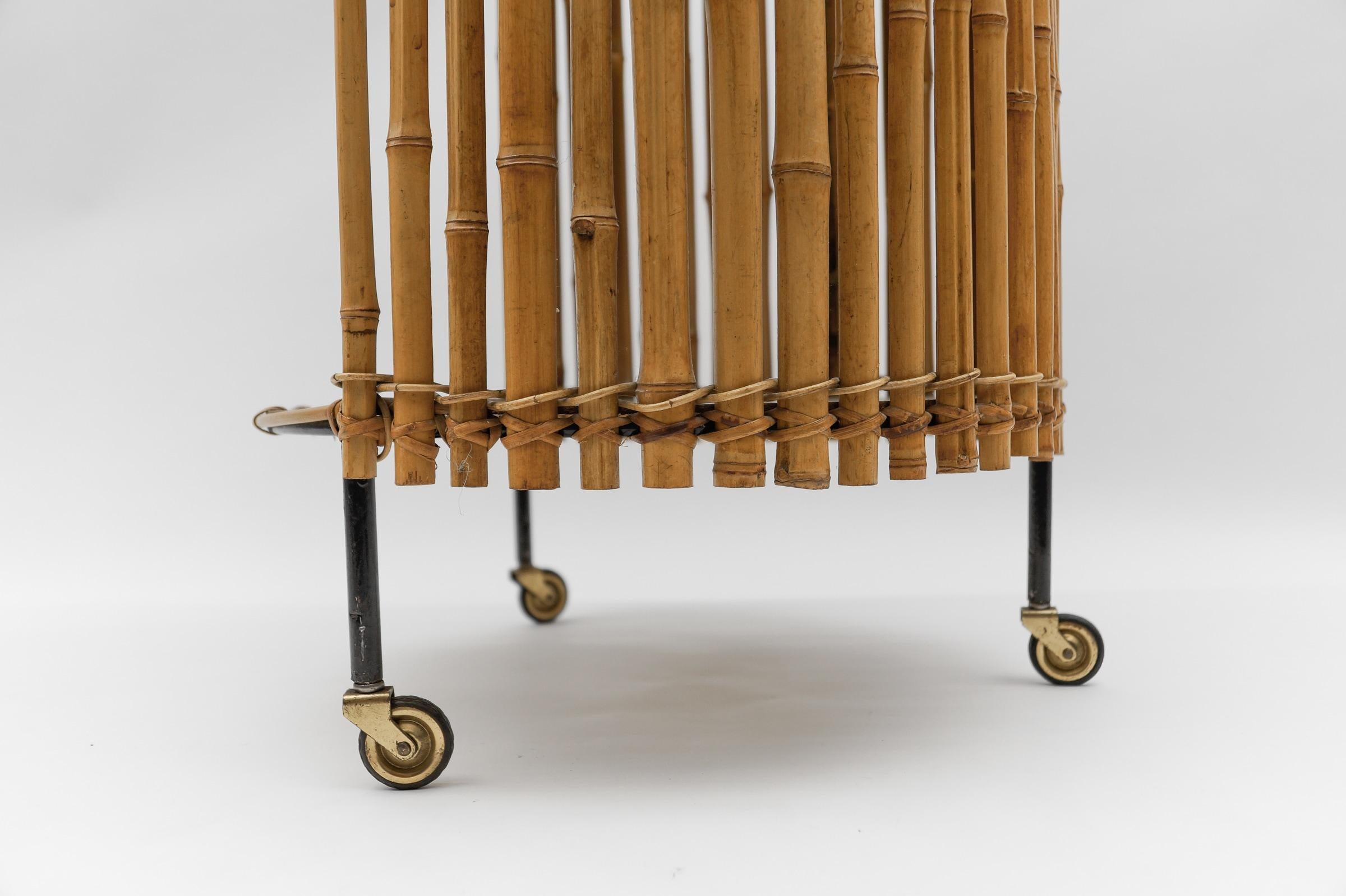 Stunning Mid-Century Modern Round Serving Cart in Bamboo and Metal, 1950s For Sale 6