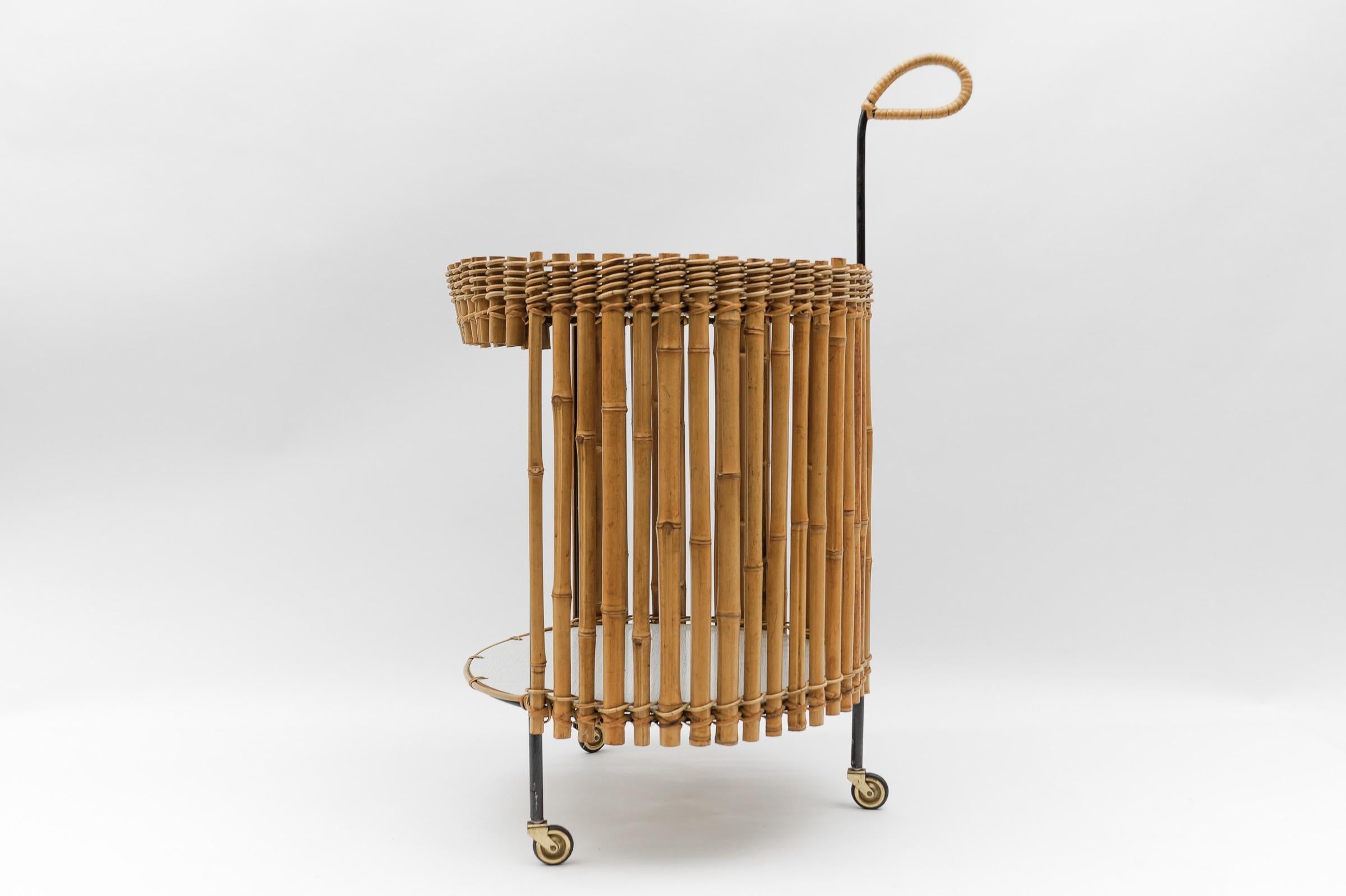 Austrian Stunning Mid-Century Modern Round Serving Cart in Bamboo and Metal, 1950s For Sale