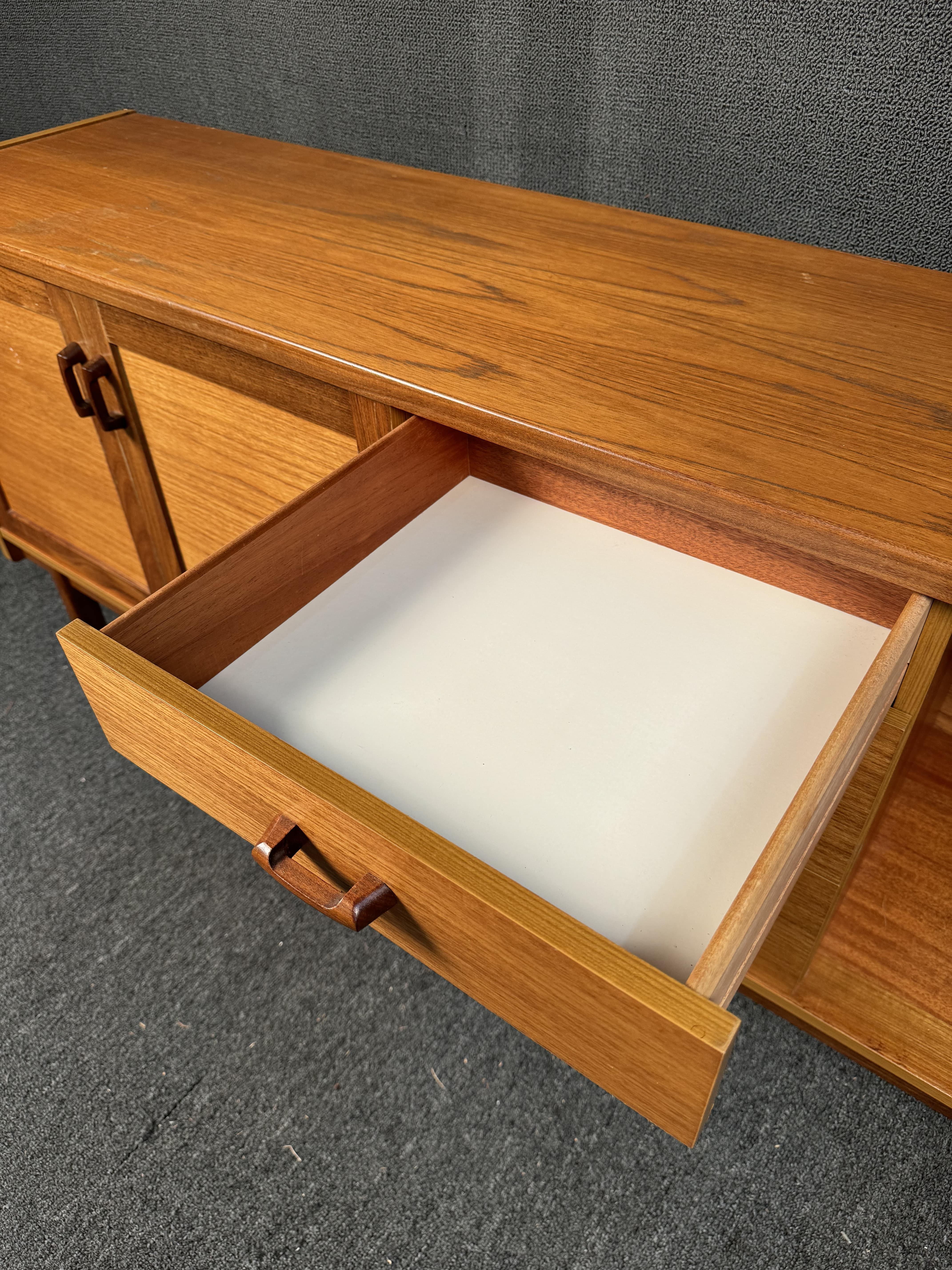 Splendida credenza moderna di metà secolo in vendita 4