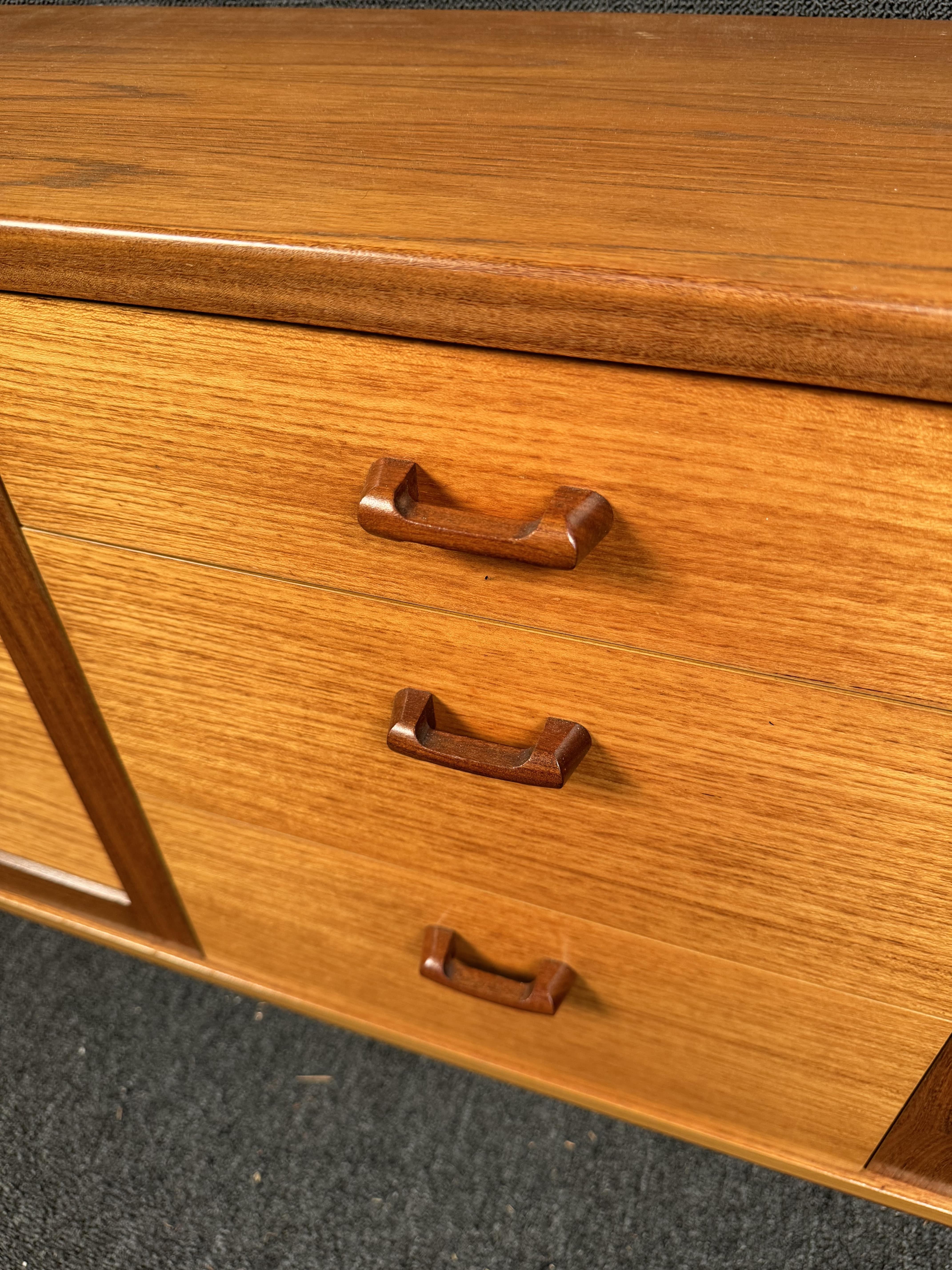 Splendida credenza moderna di metà secolo in vendita 7