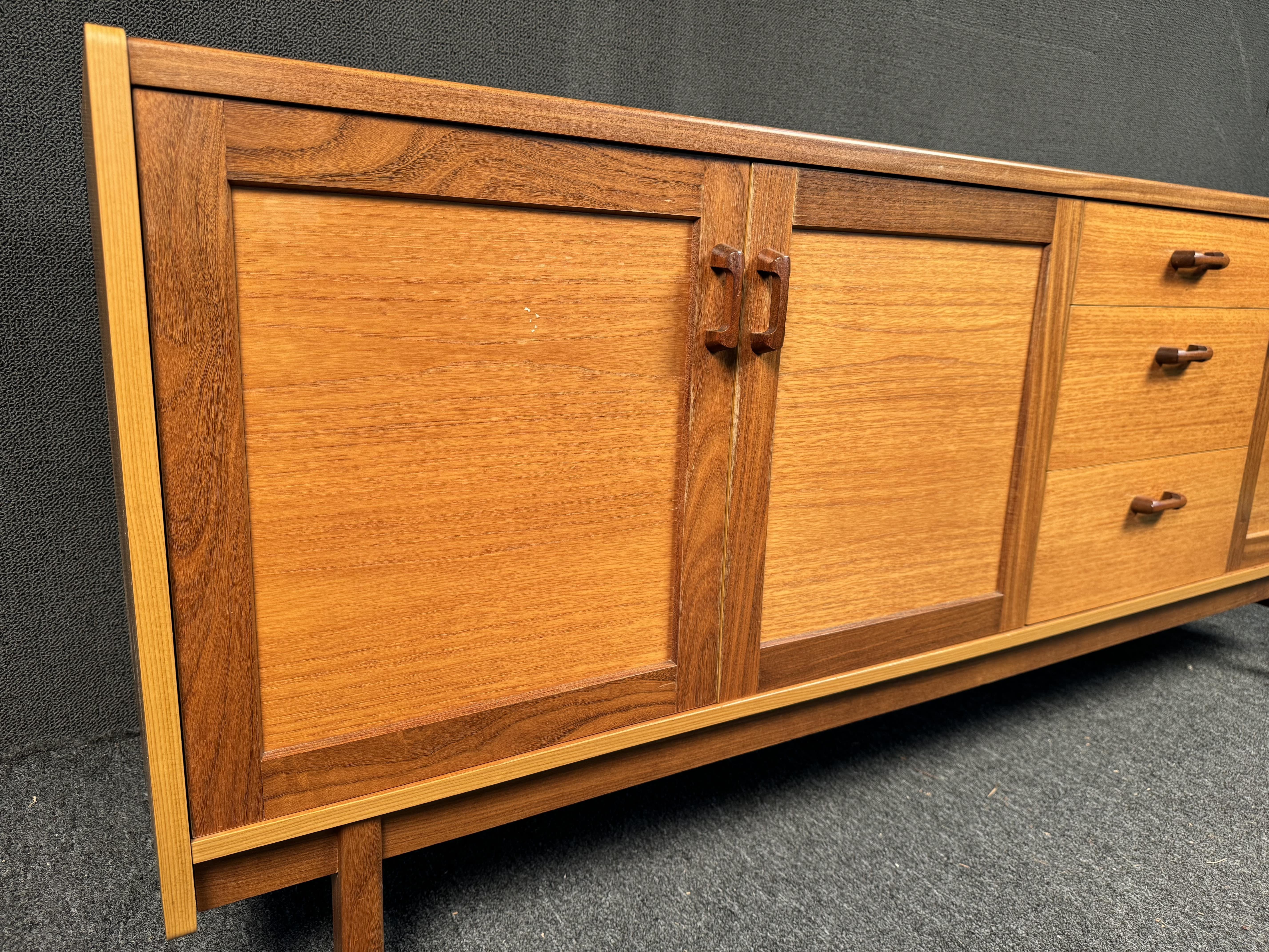 Splendida credenza moderna di metà secolo in vendita 11