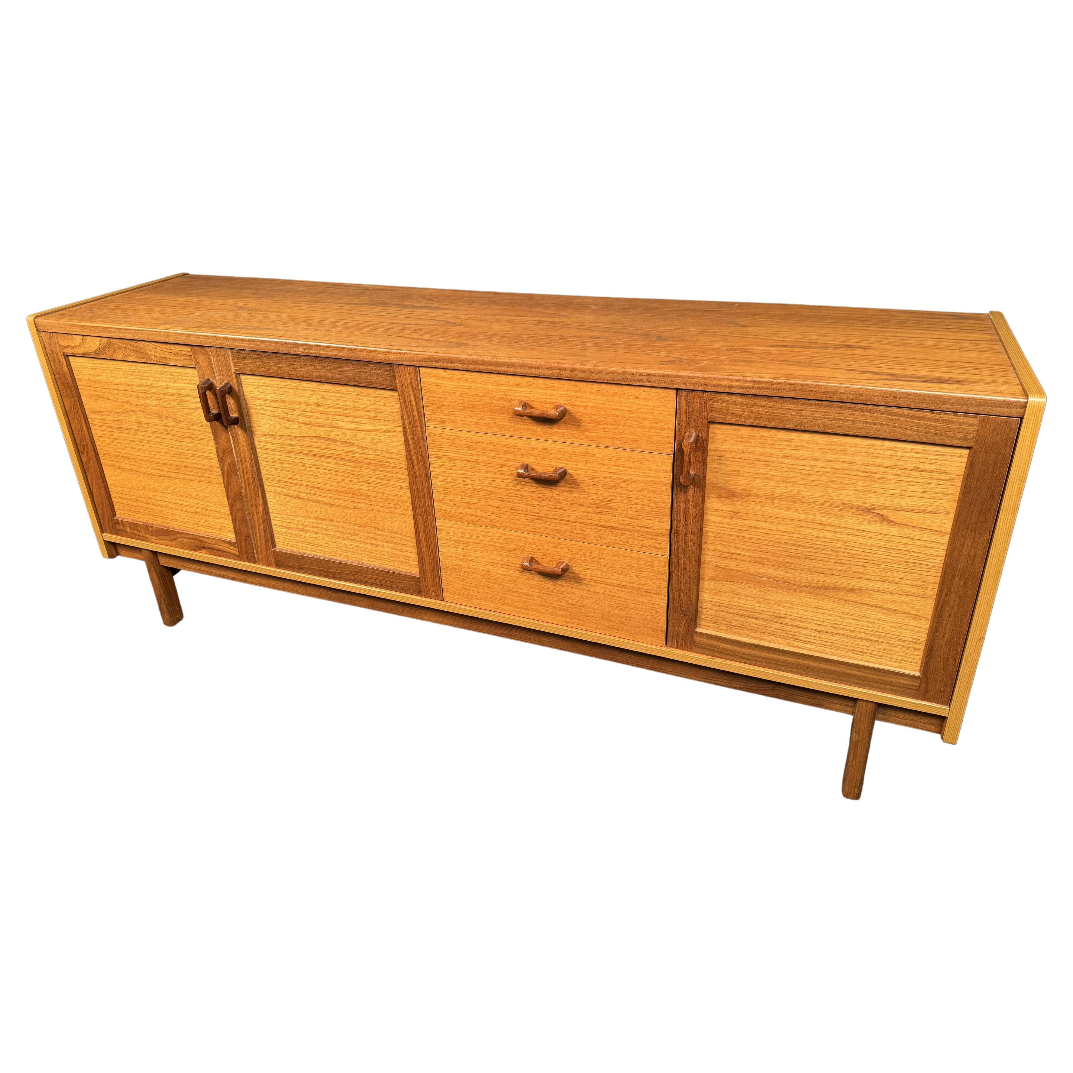 Splendida credenza moderna di metà secolo
