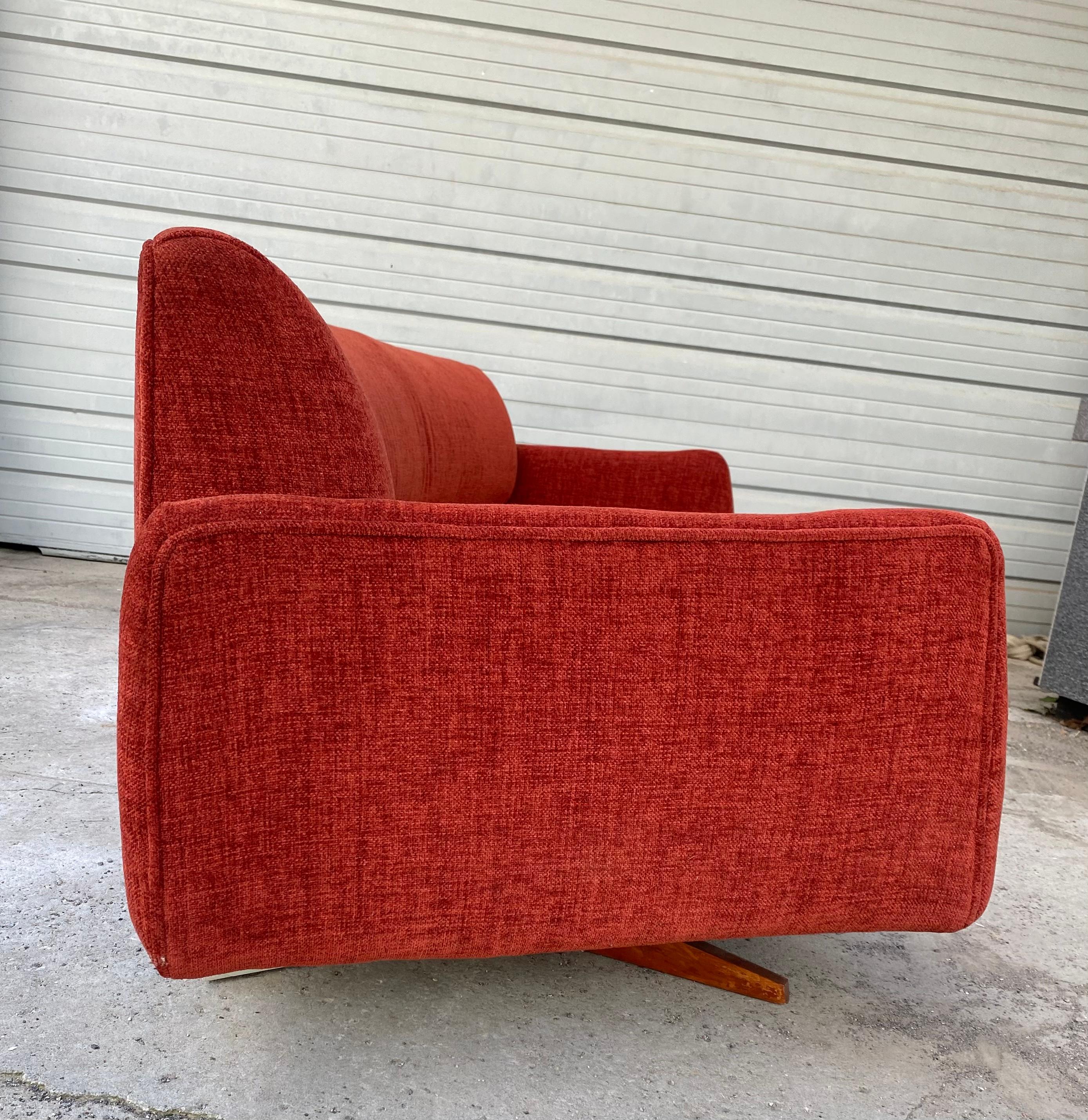 Stunning Mid Century Modern Sofa attributed to Jens Risom For Sale 5