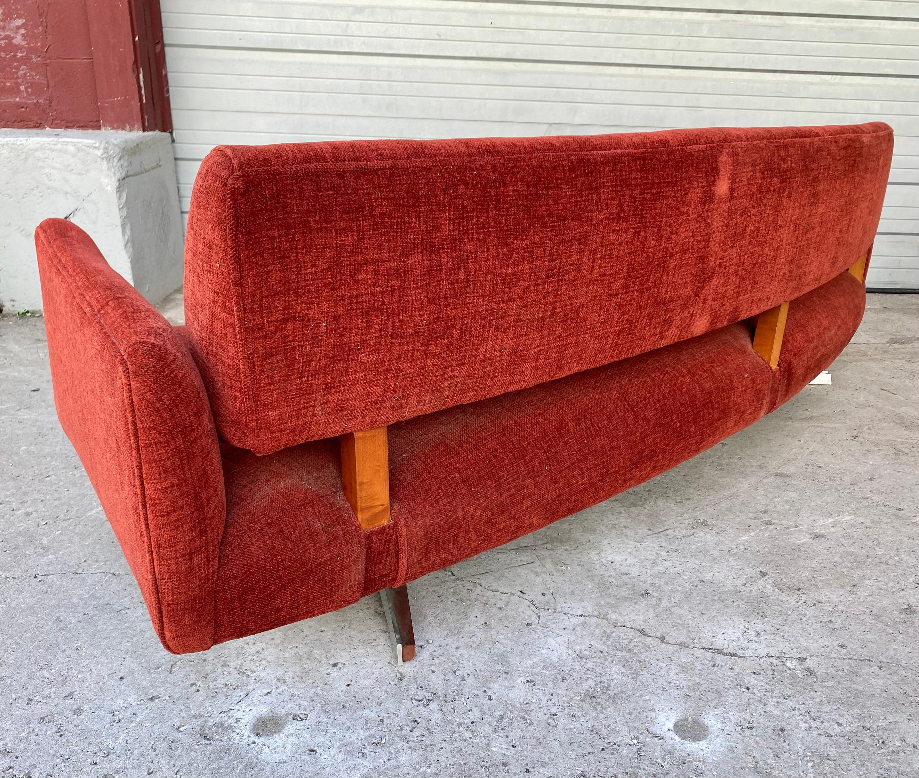 Mid-20th Century Stunning Mid Century Modern Sofa attributed to Jens Risom For Sale